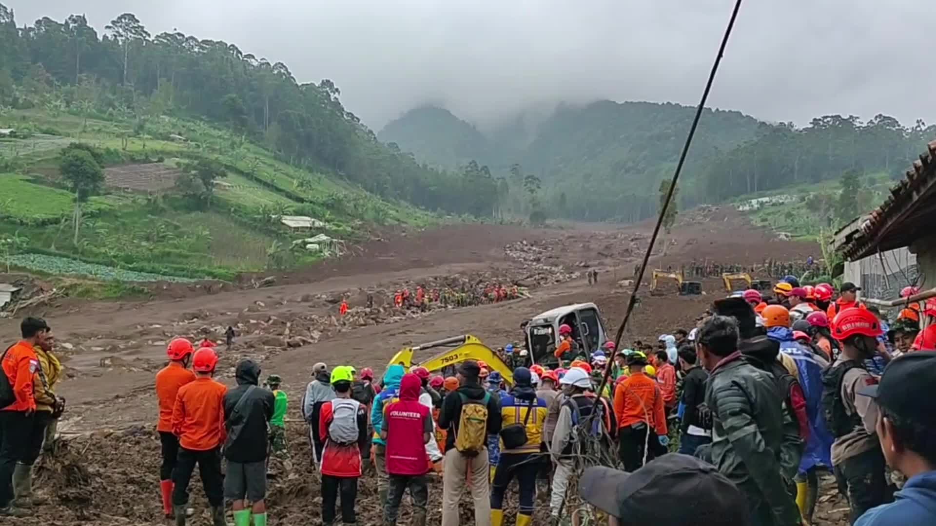 Indonesia Landslide - Search and rescue continues dozens remain missing in West Bandung