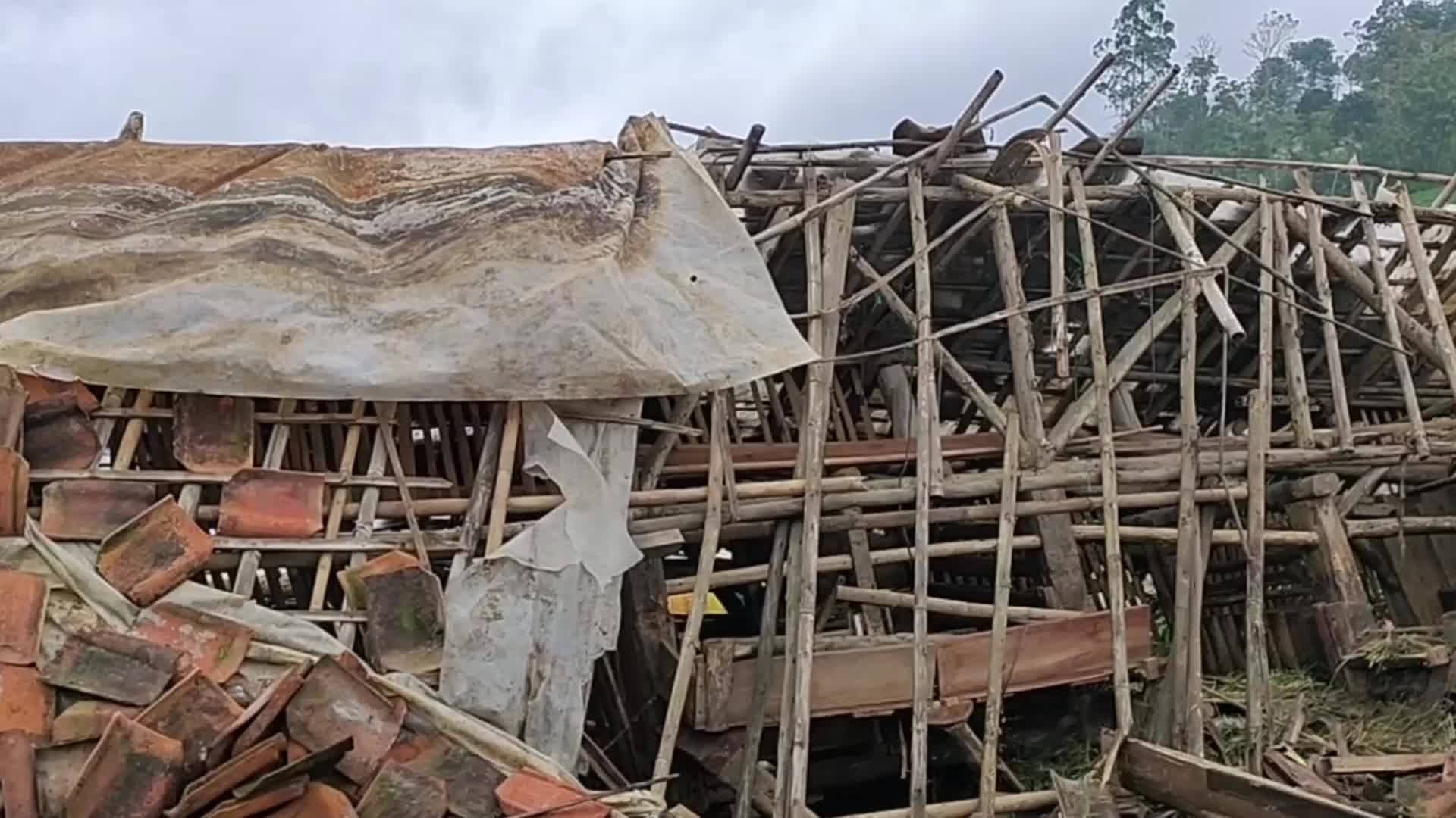 Indonesia Landslide - Search and rescue continues dozens remain missing in West Bandung