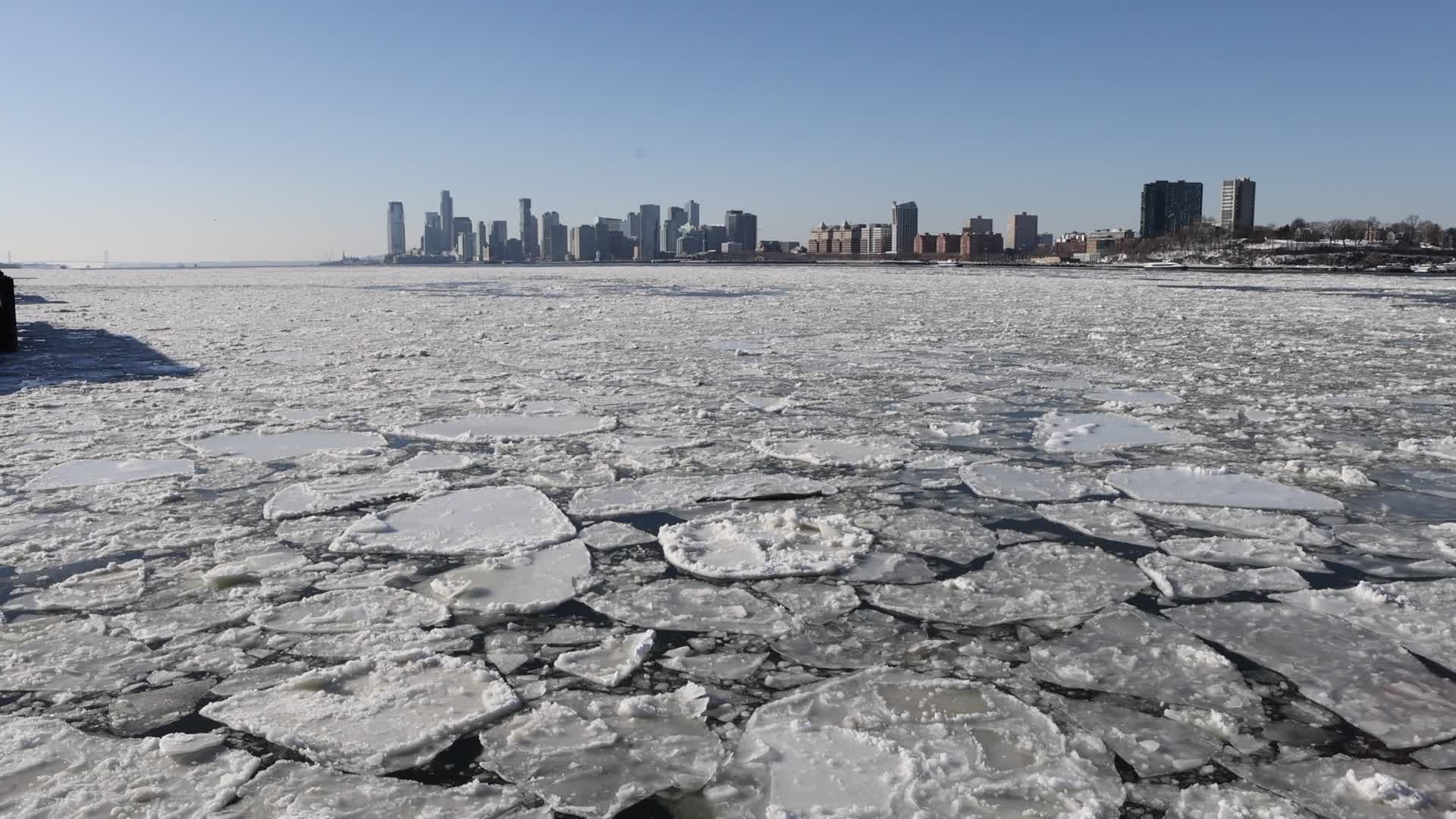Ice Chokes Hudson River as NYC Ferry Service Suspended Amid Extreme Cold - 01/28/2026
