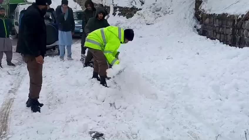 Tirah Valley: rescue operations continue 