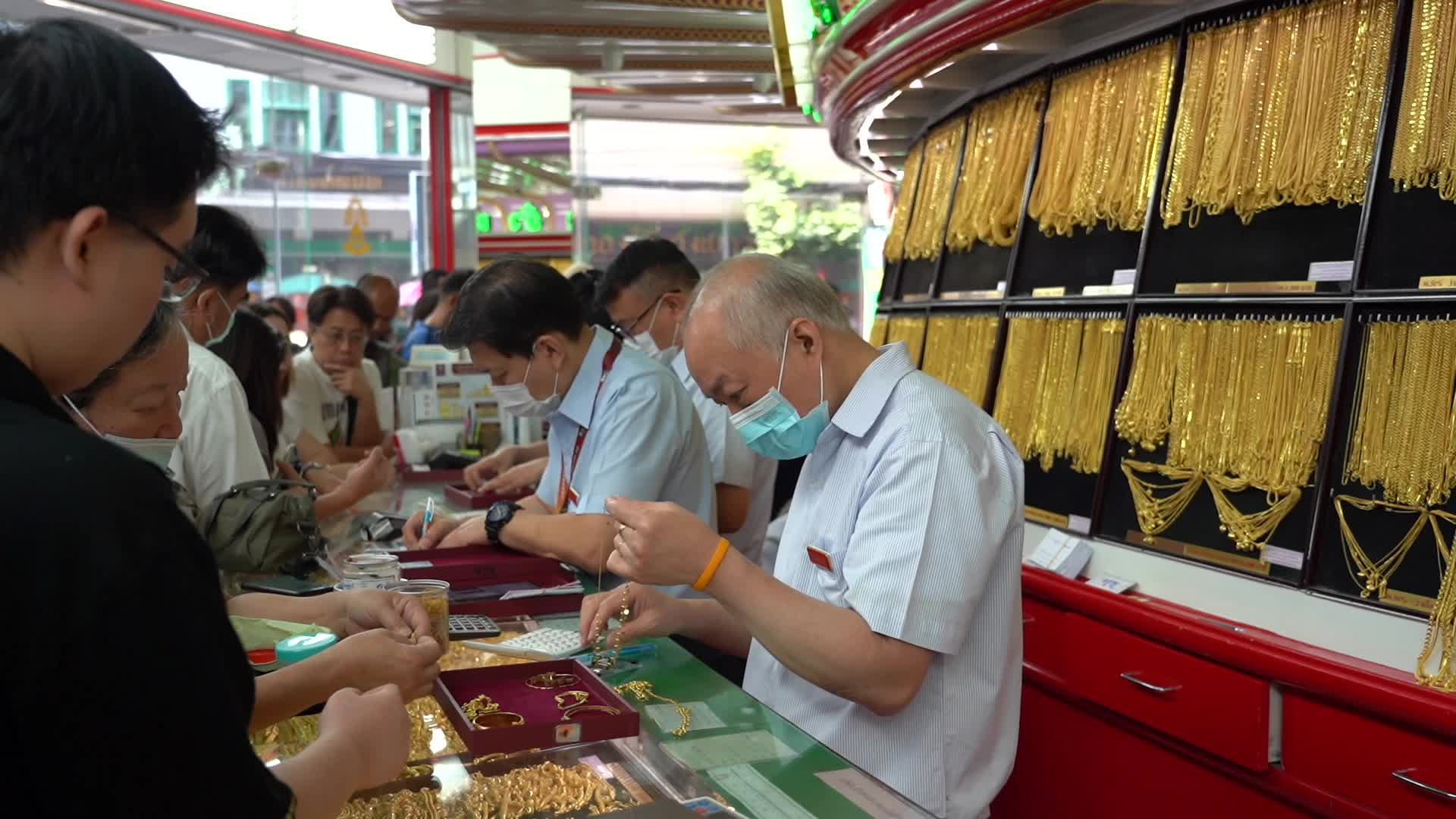 Gold Prices Surge in Thailand.