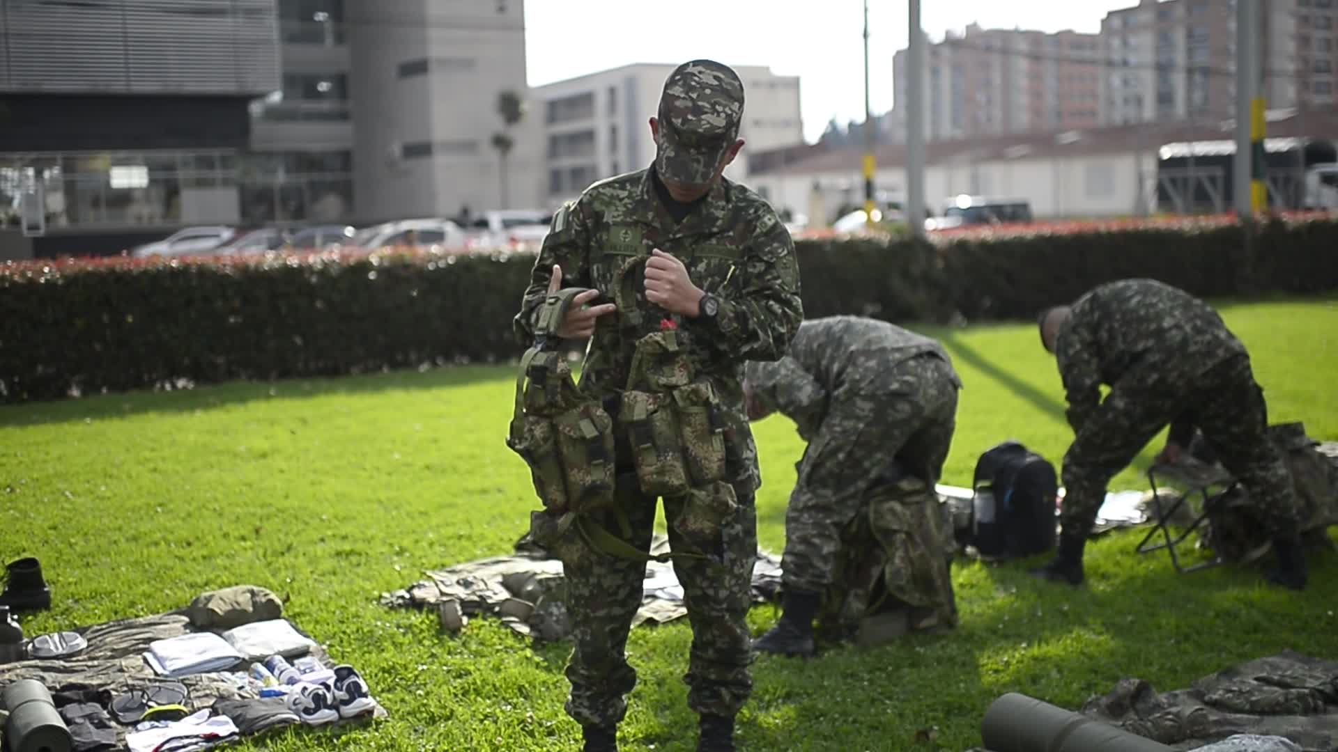 Soldiers of the Brigade of Engineers for Disaster Management and Prevention Prepare to Support Rescue Mission in Cordoba