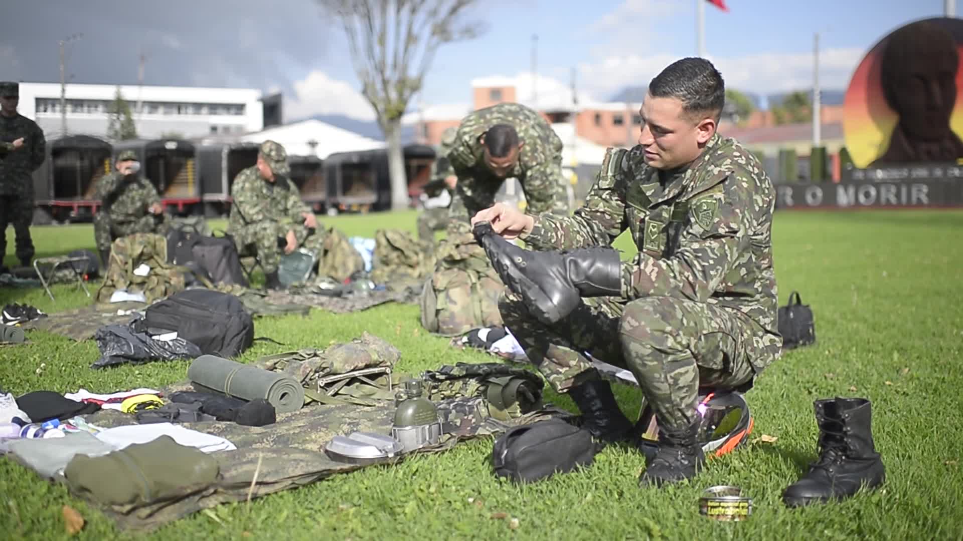 Soldiers of the Brigade of Engineers for Disaster Management and Prevention Prepare to Support Rescue Mission in Cordoba