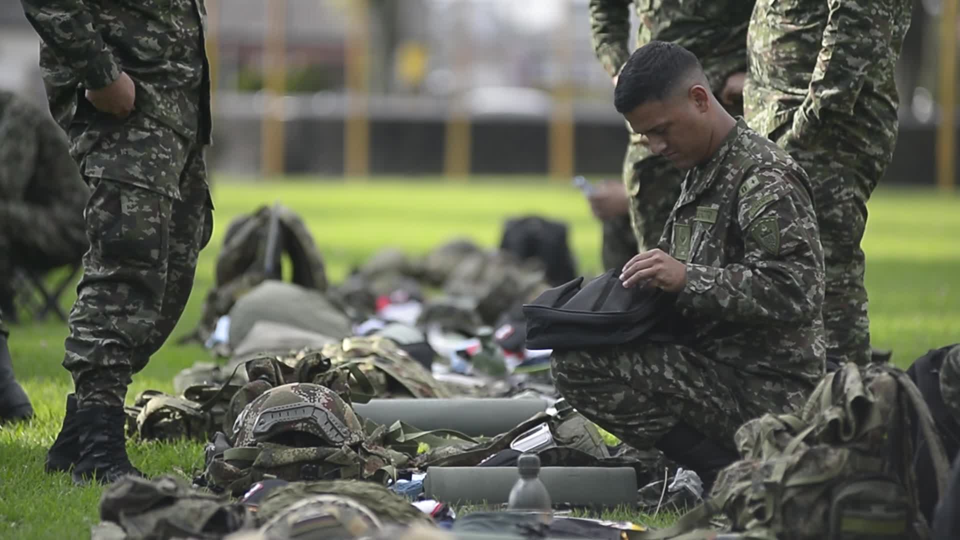 Soldiers of the Brigade of Engineers for Disaster Management and Prevention Prepare to Support Rescue Mission in Cordoba
