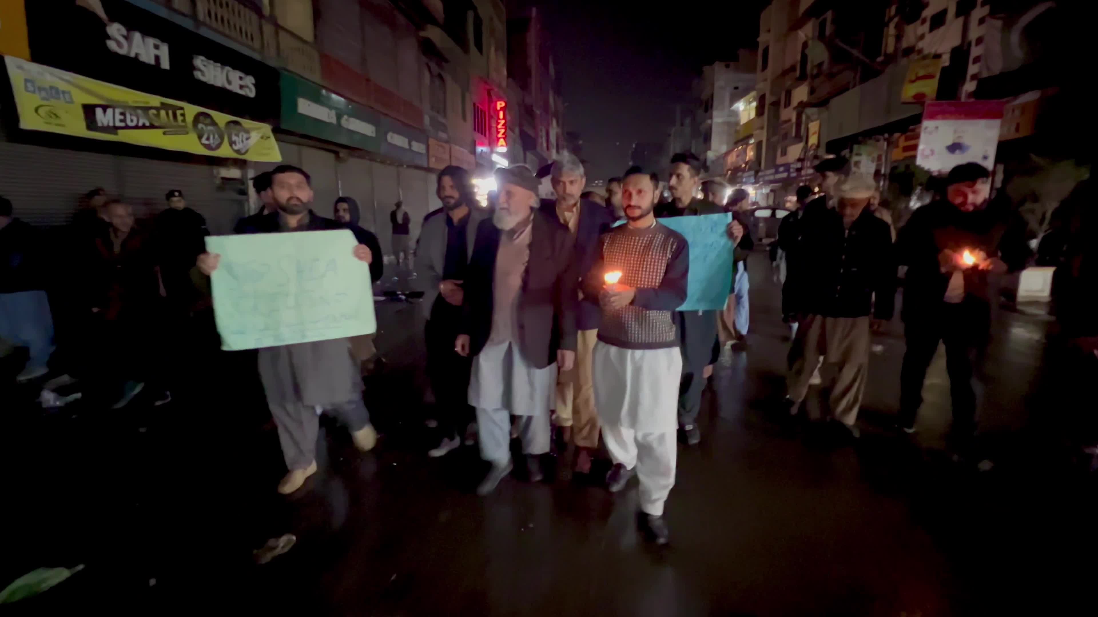 Pakistan holds candlelight vigil for Islamabad blast victims 