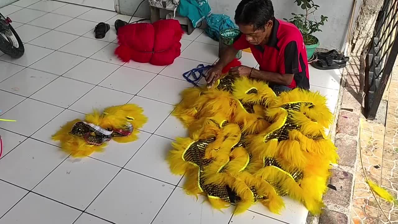 Dragon Dance Costume and Barongsai Workshop Gears Up for Chinese New Year In Indonesia