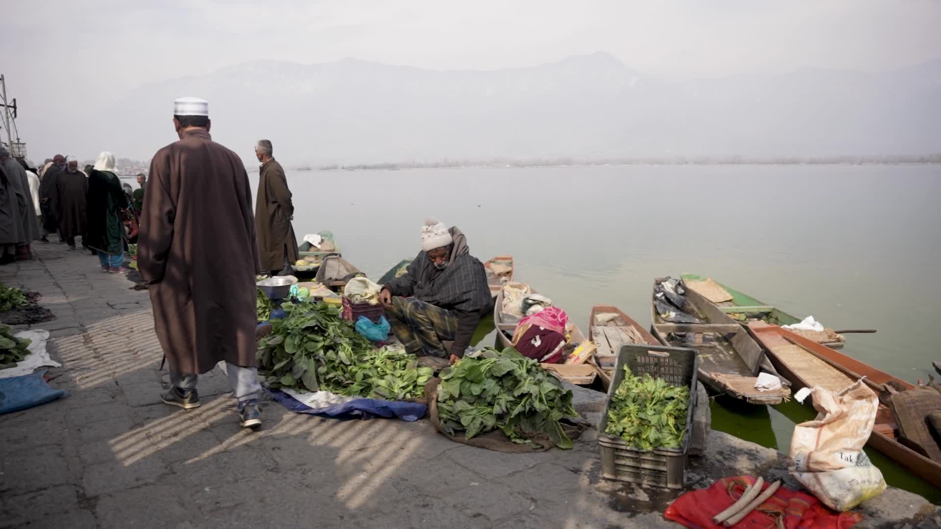 Flee Floating Vegetable Market in Srinagar.