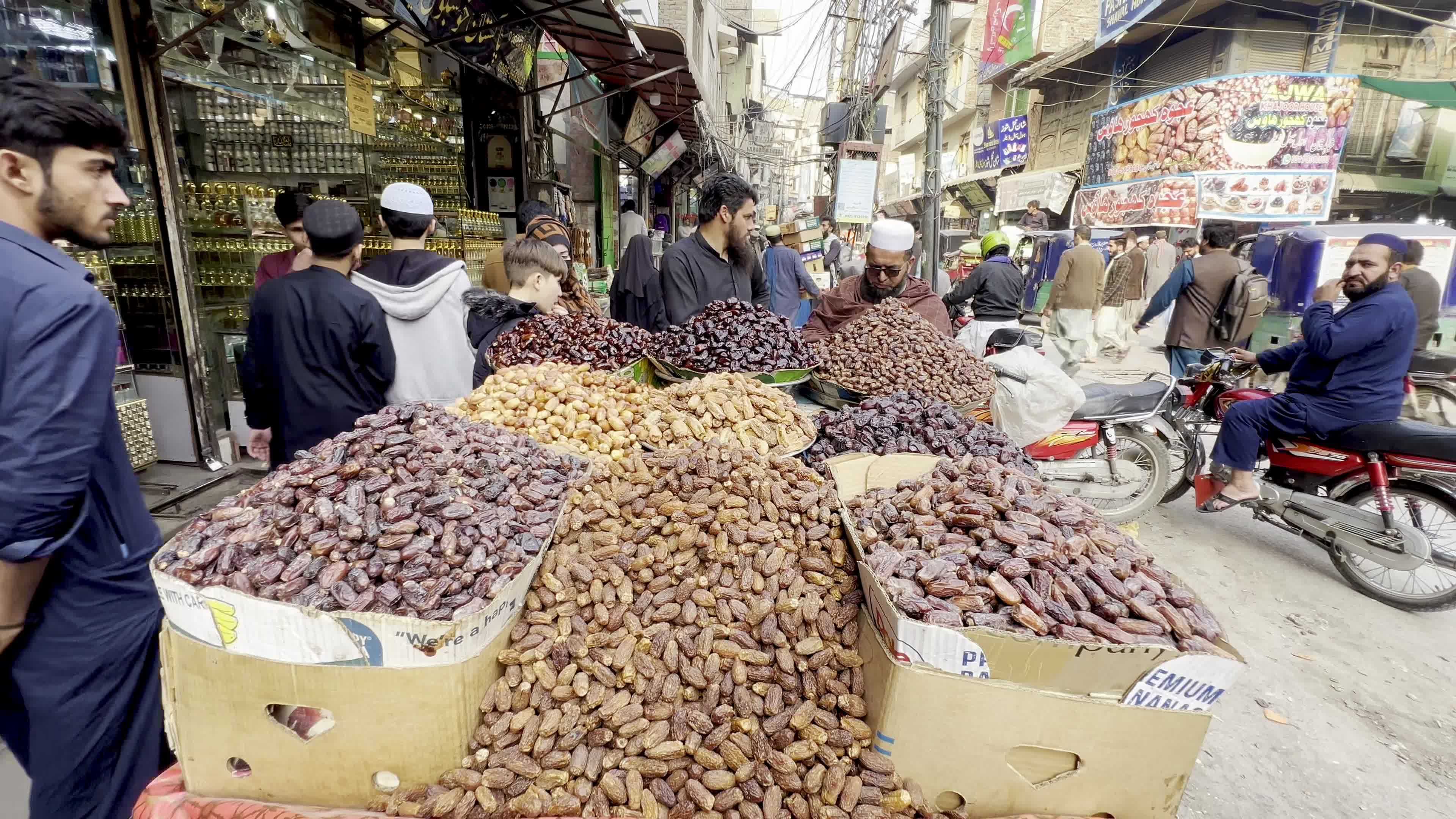 Preparations for Ramadan in Pakistan