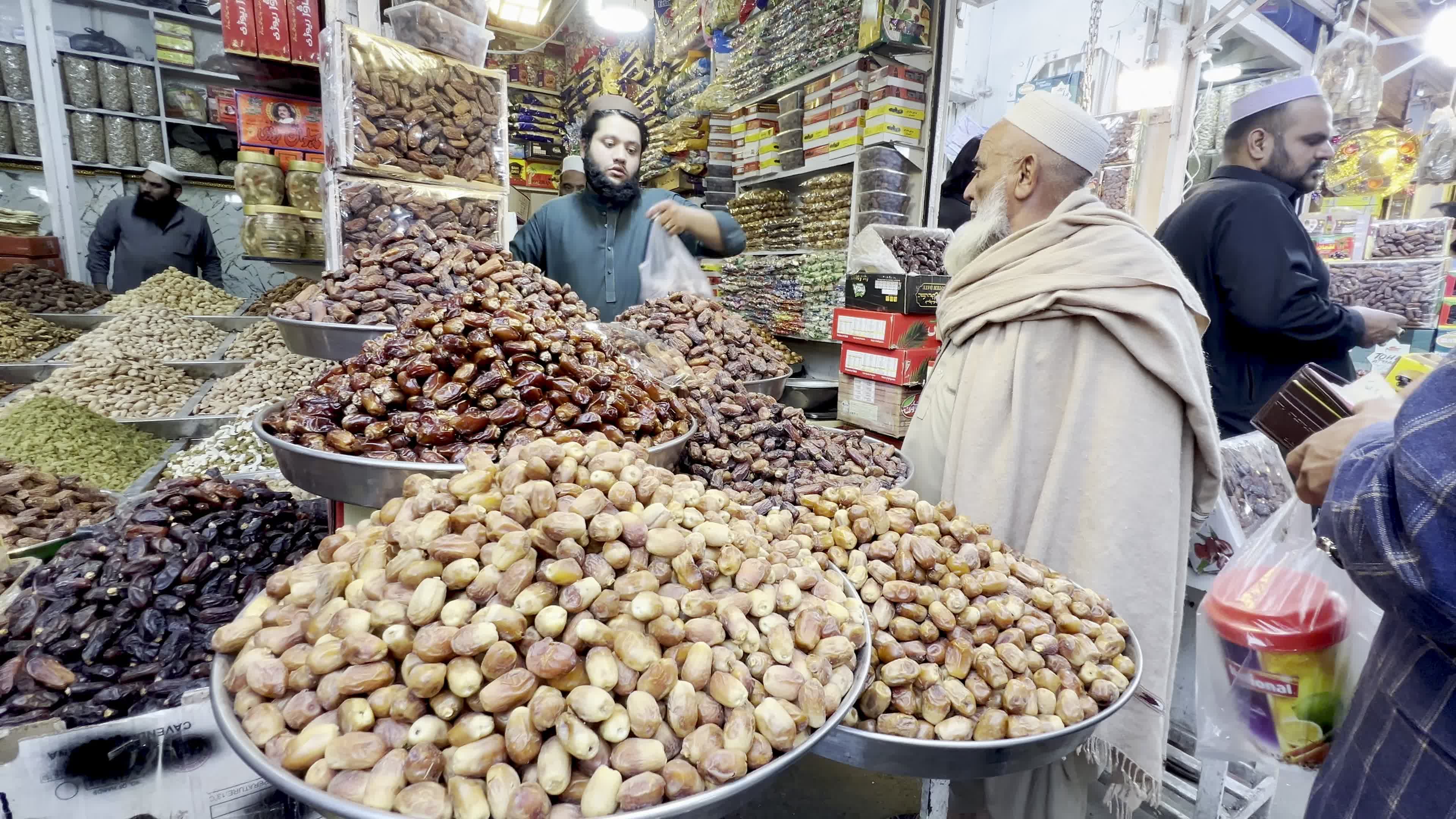 Preparations for Ramadan in Pakistan