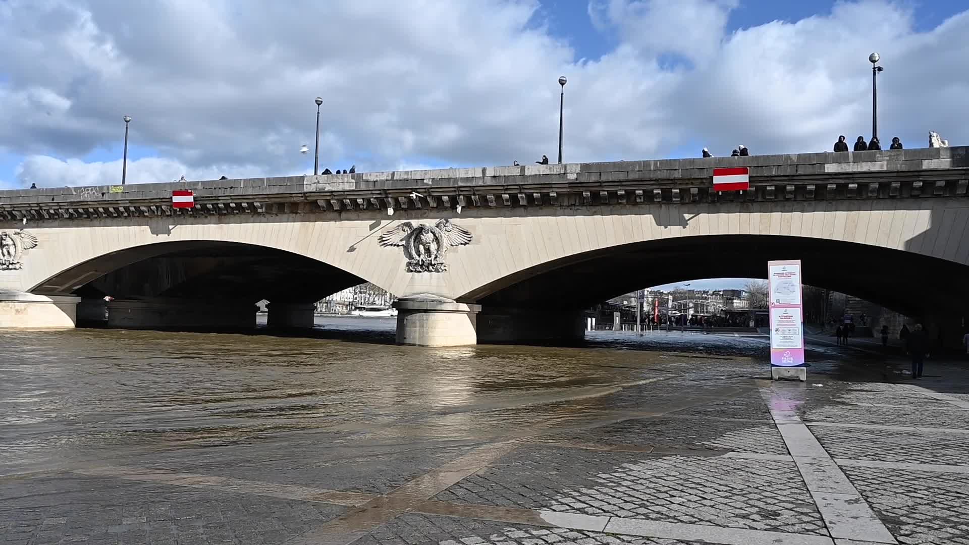 Seine River flood in Paris 4