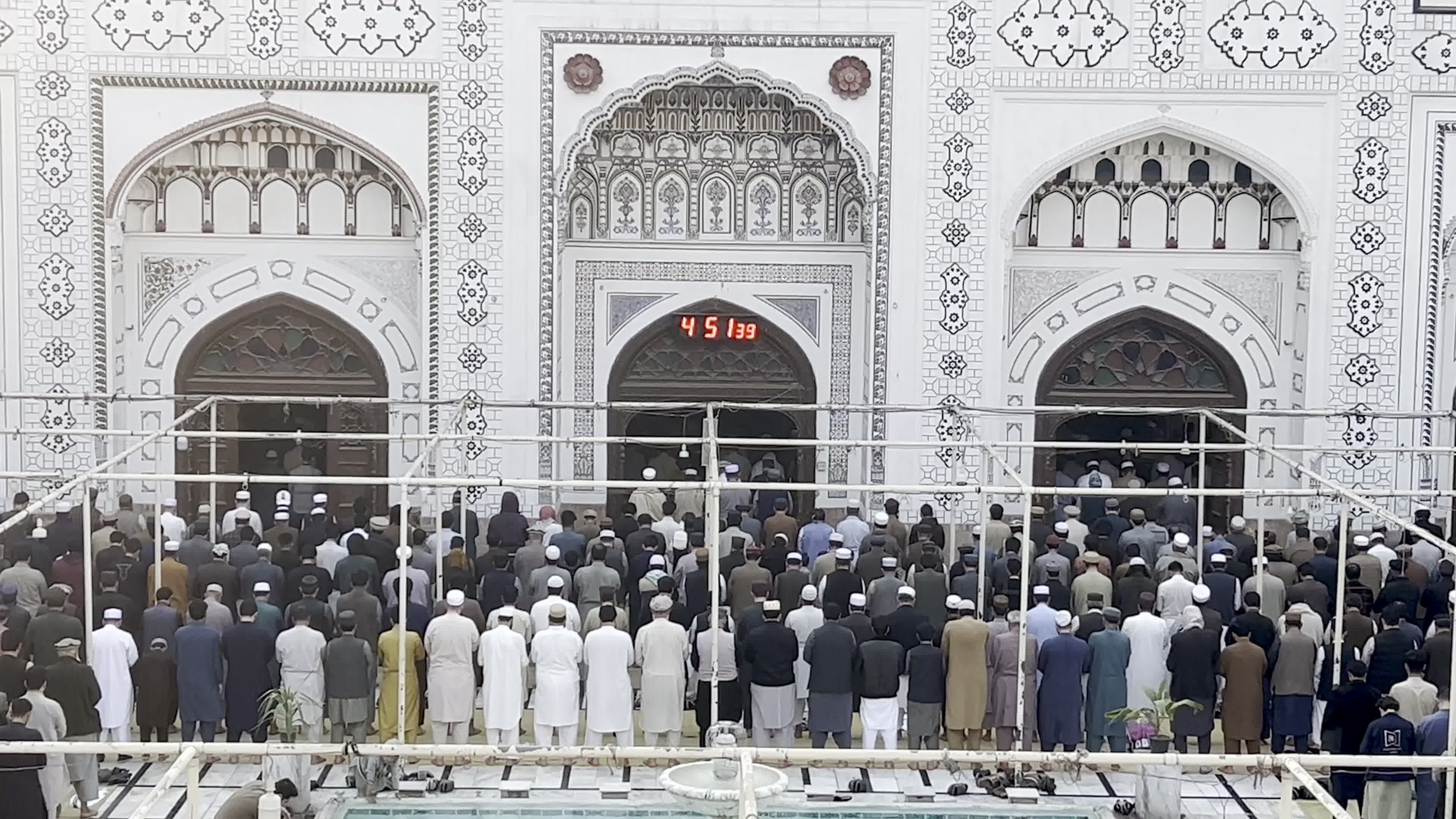 Local Ramadan Committee Meets at Qasim Ali Khan Mosque to Announce Start of Fasting