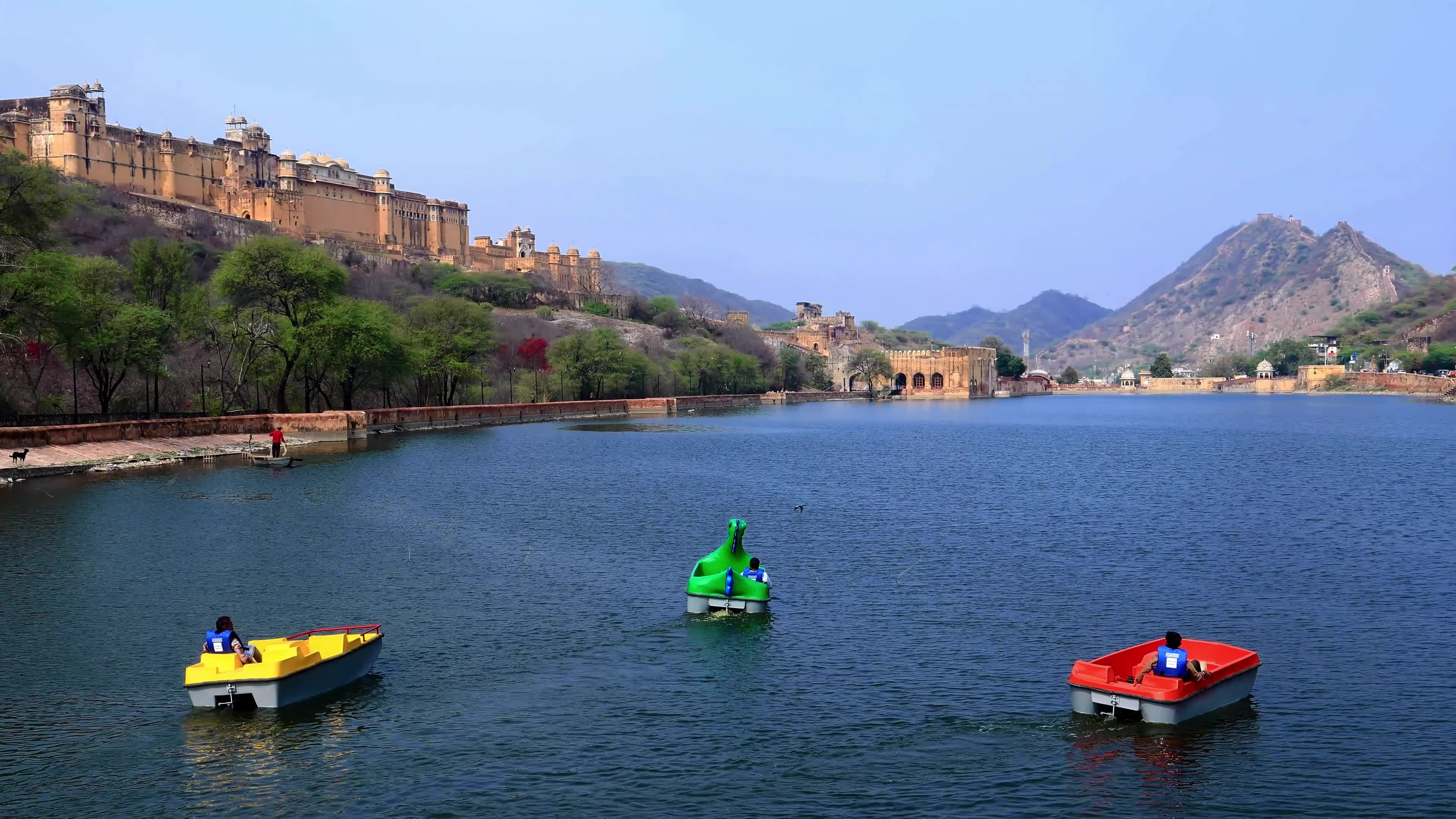 Boating trail at Maota Lake in Jaipur