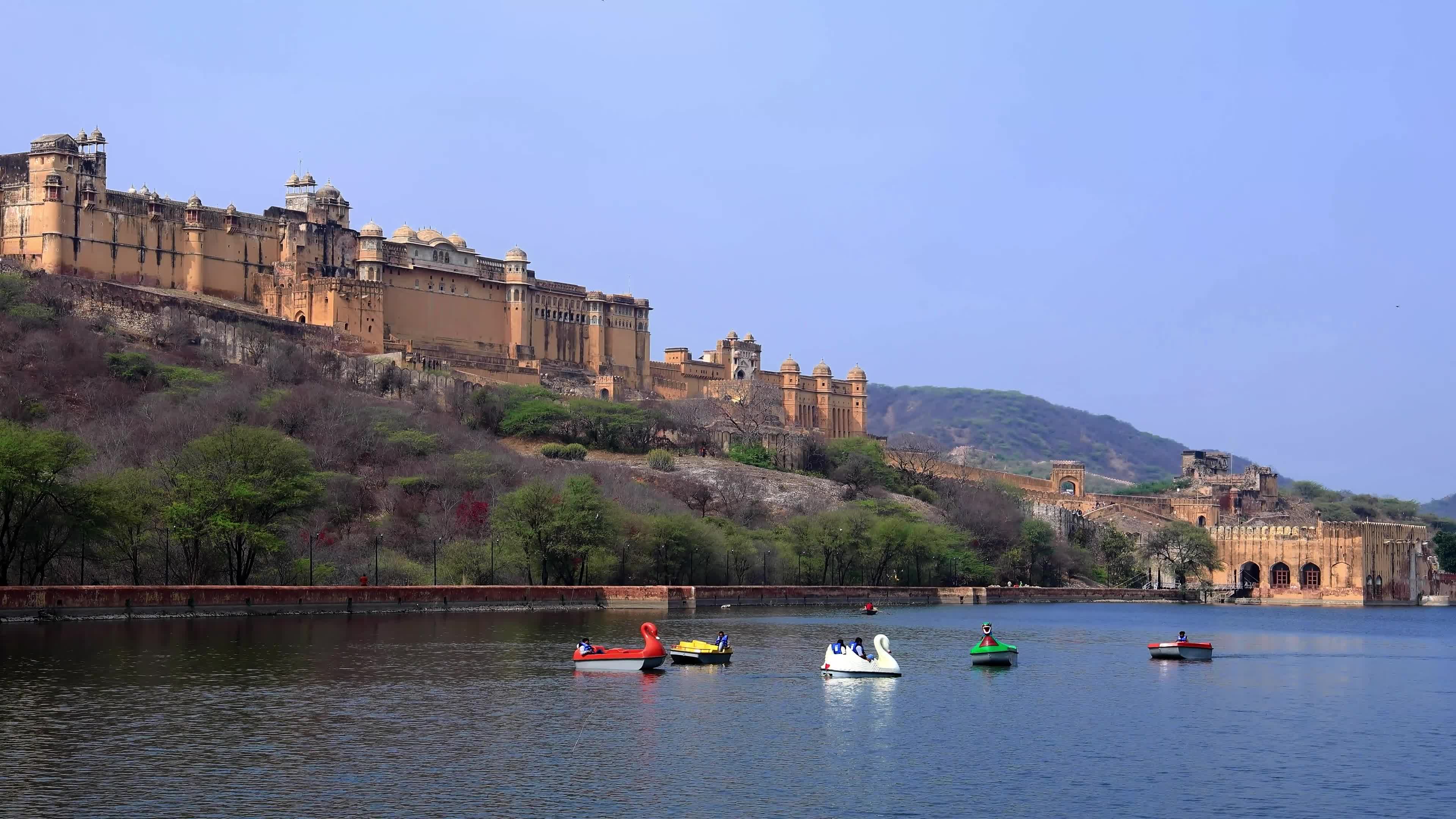 Boating trail at Maota Lake in Jaipur