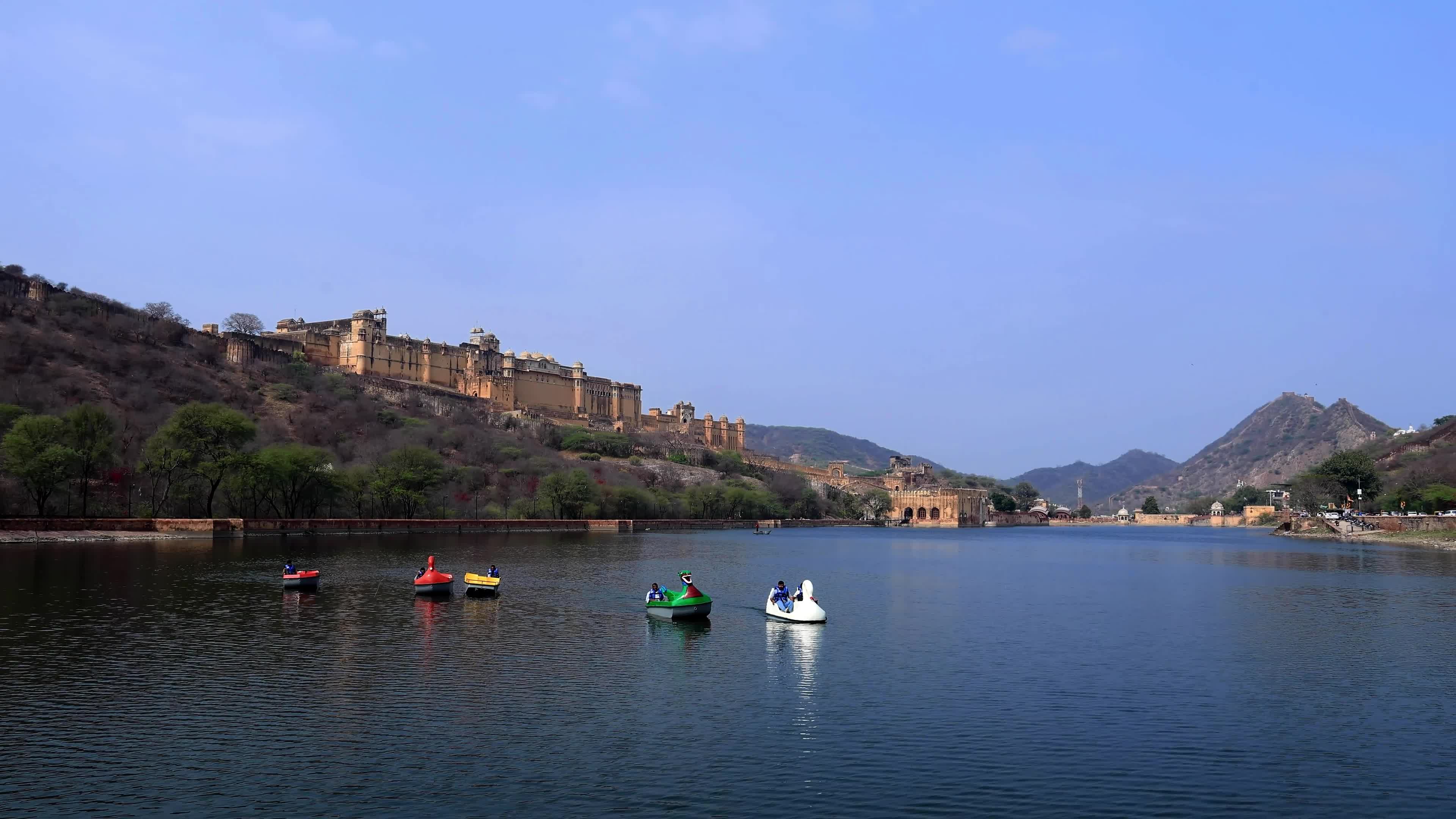 Boating trail at Maota Lake in Jaipur
