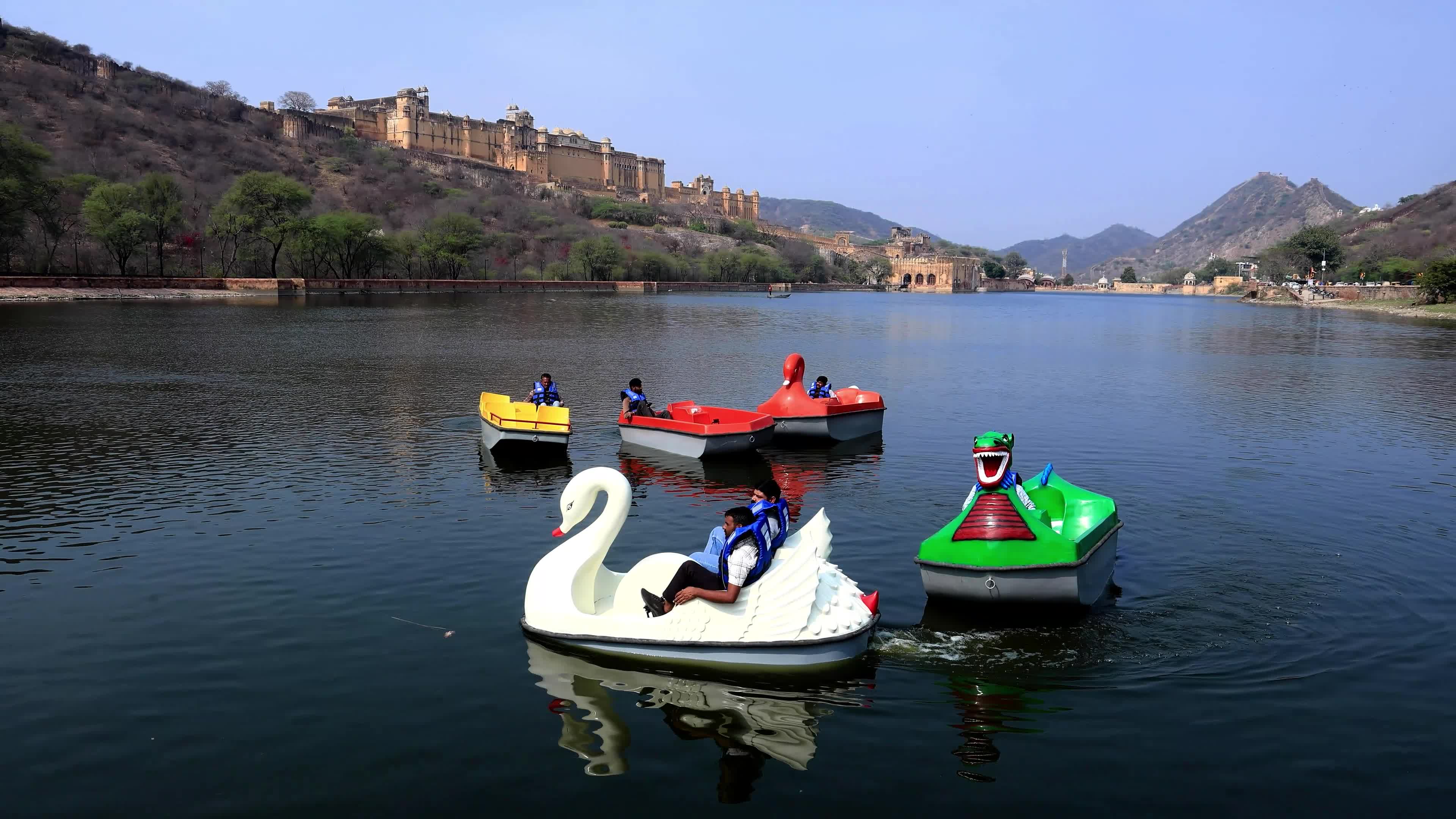 Boating trail at Maota Lake in Jaipur