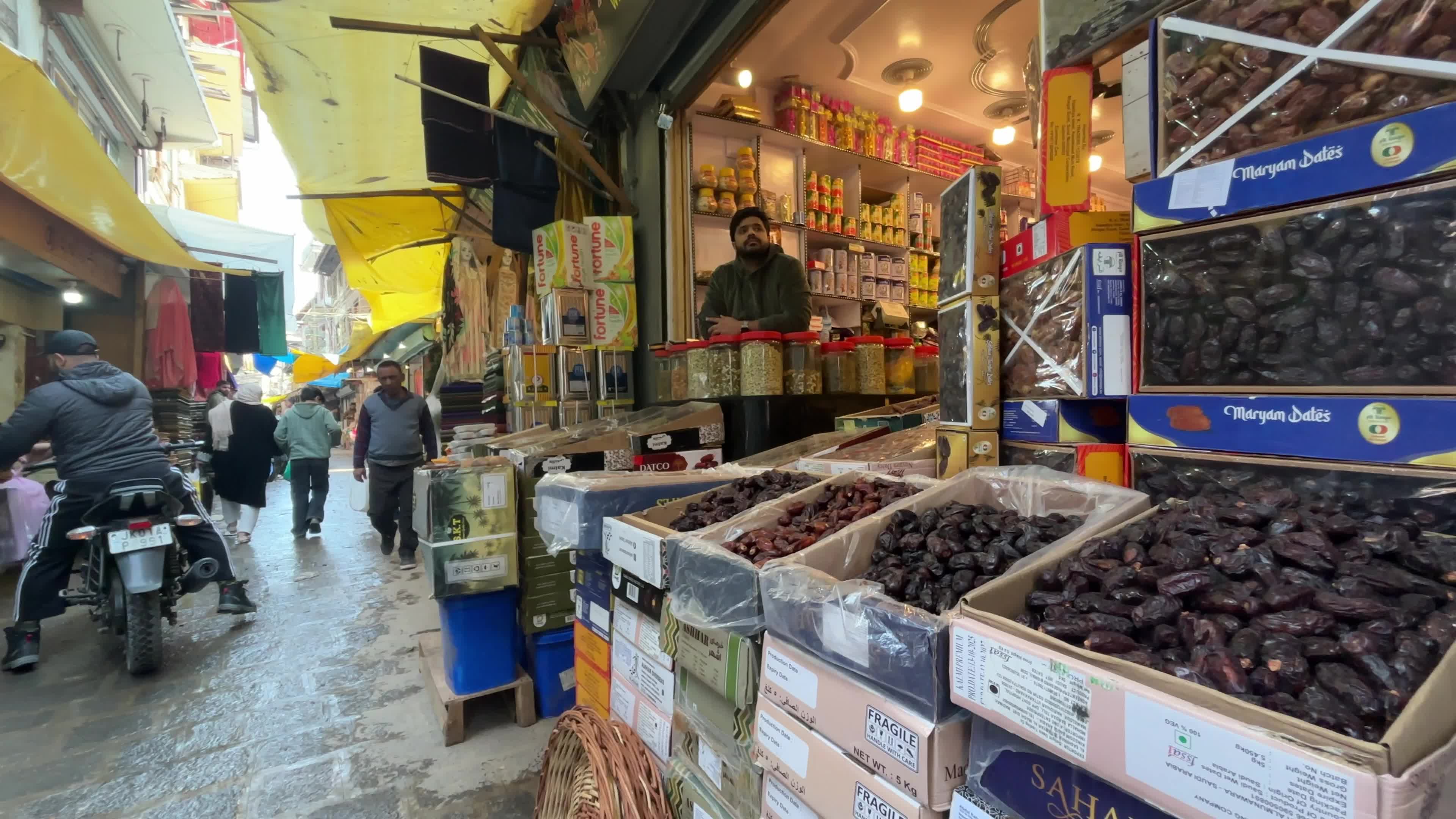 Ramadan Shopping Rush in Kashmir, India