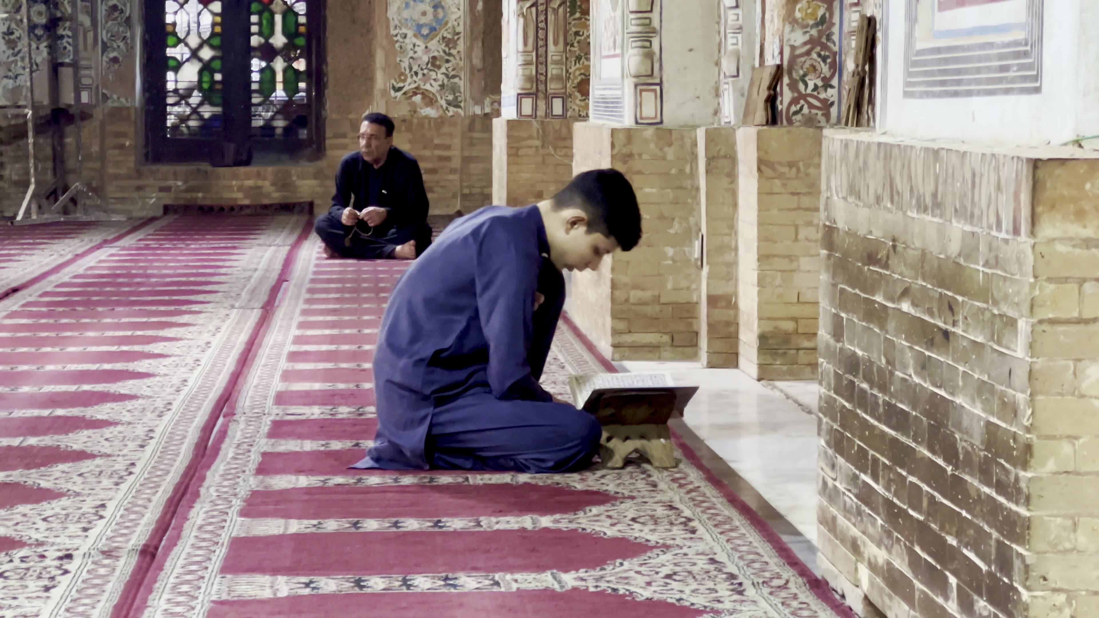 Worshippers Mark First Day of Ramadan with Quran Recitation in Peshawar                     
Worshippers Mark First Day of Ramadan with Quran Recitation in Peshawar