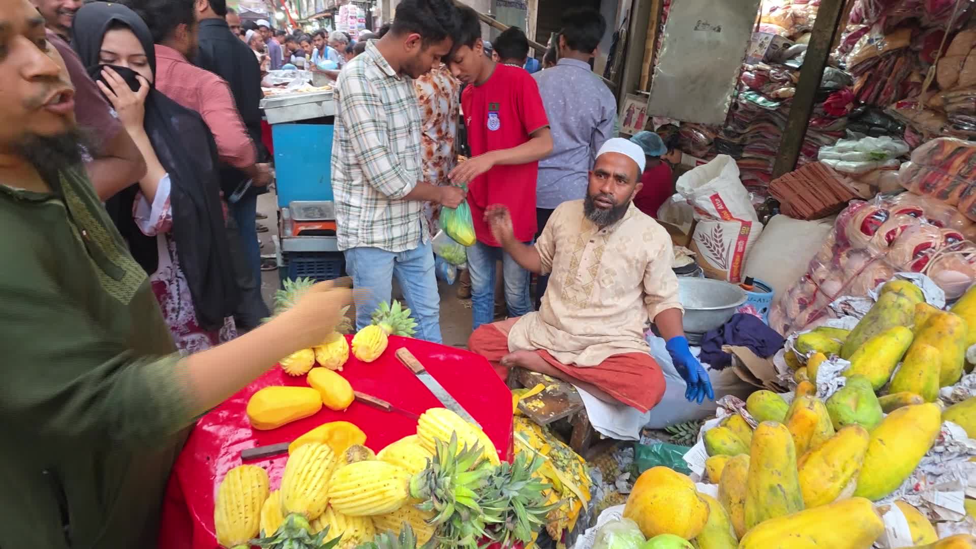 Traditional Iftar Market in Dhaka - 02/19/2026