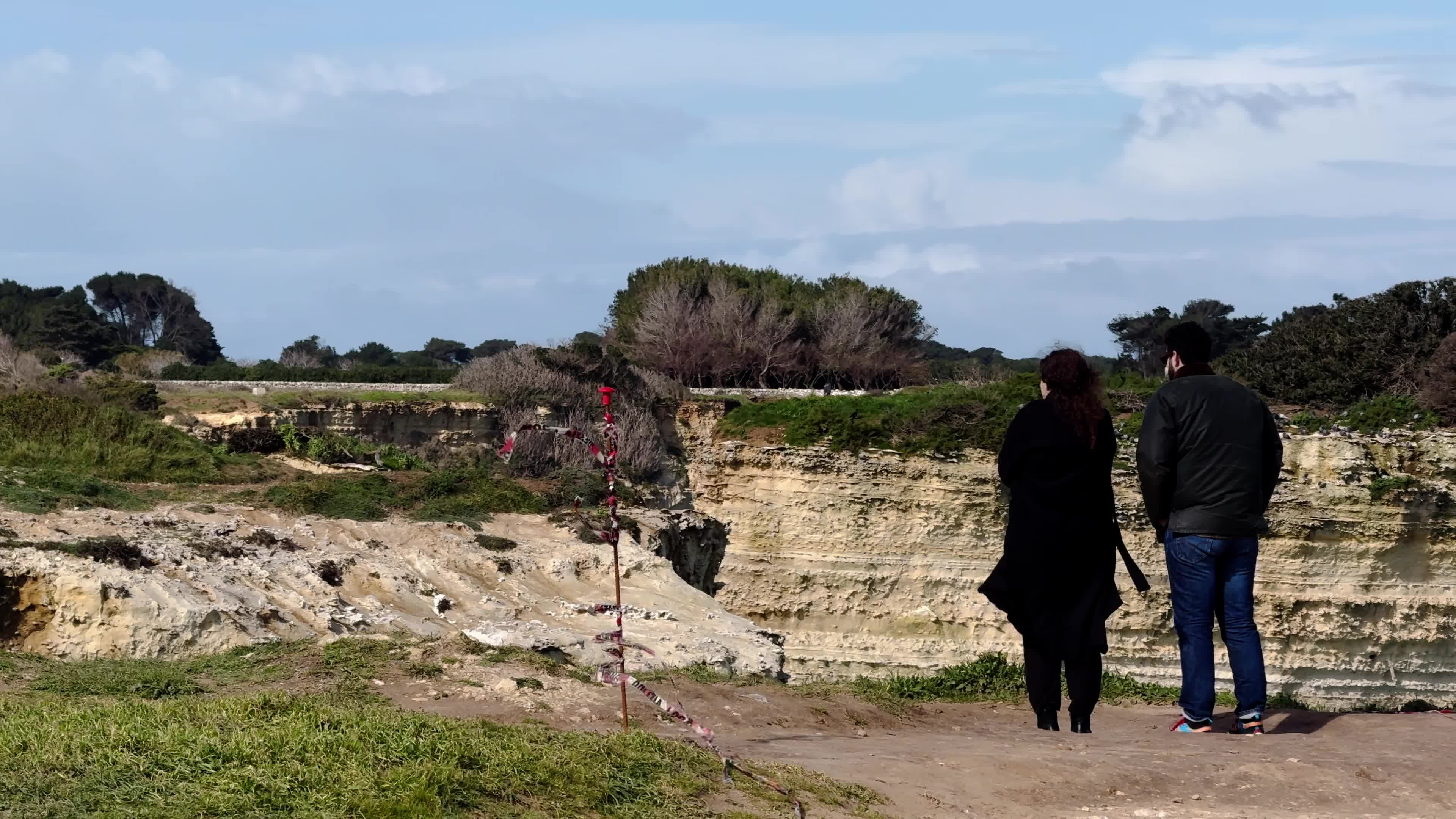 Italy's 'Lovers' Arch' collapses into sea on Valentine's Day