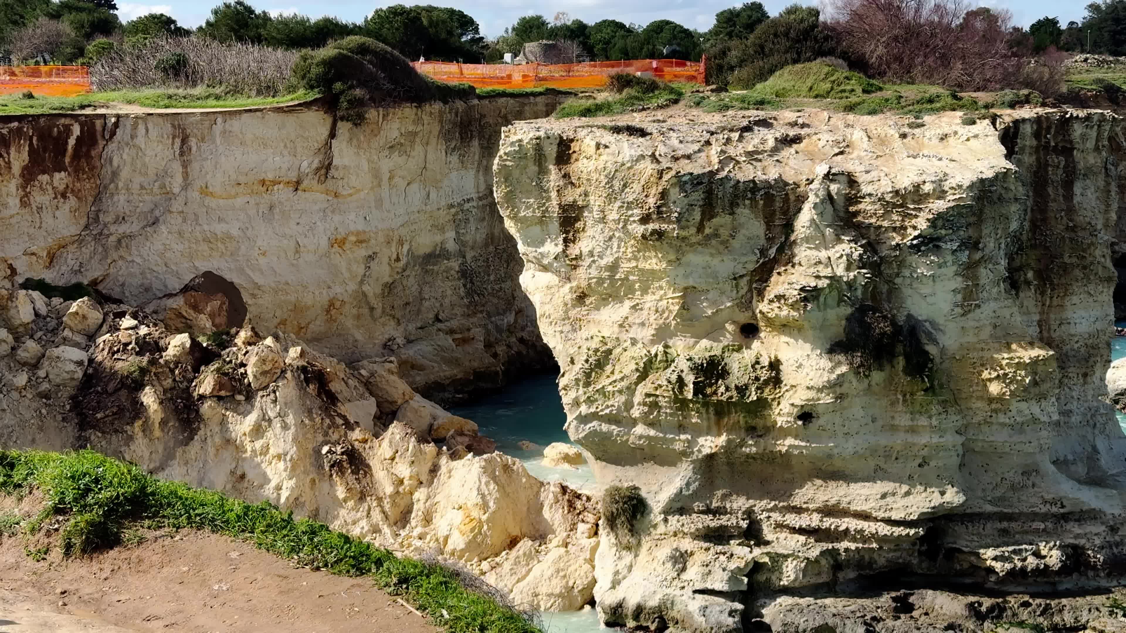 Italy's 'Lovers' Arch' collapses into sea on Valentine's Day