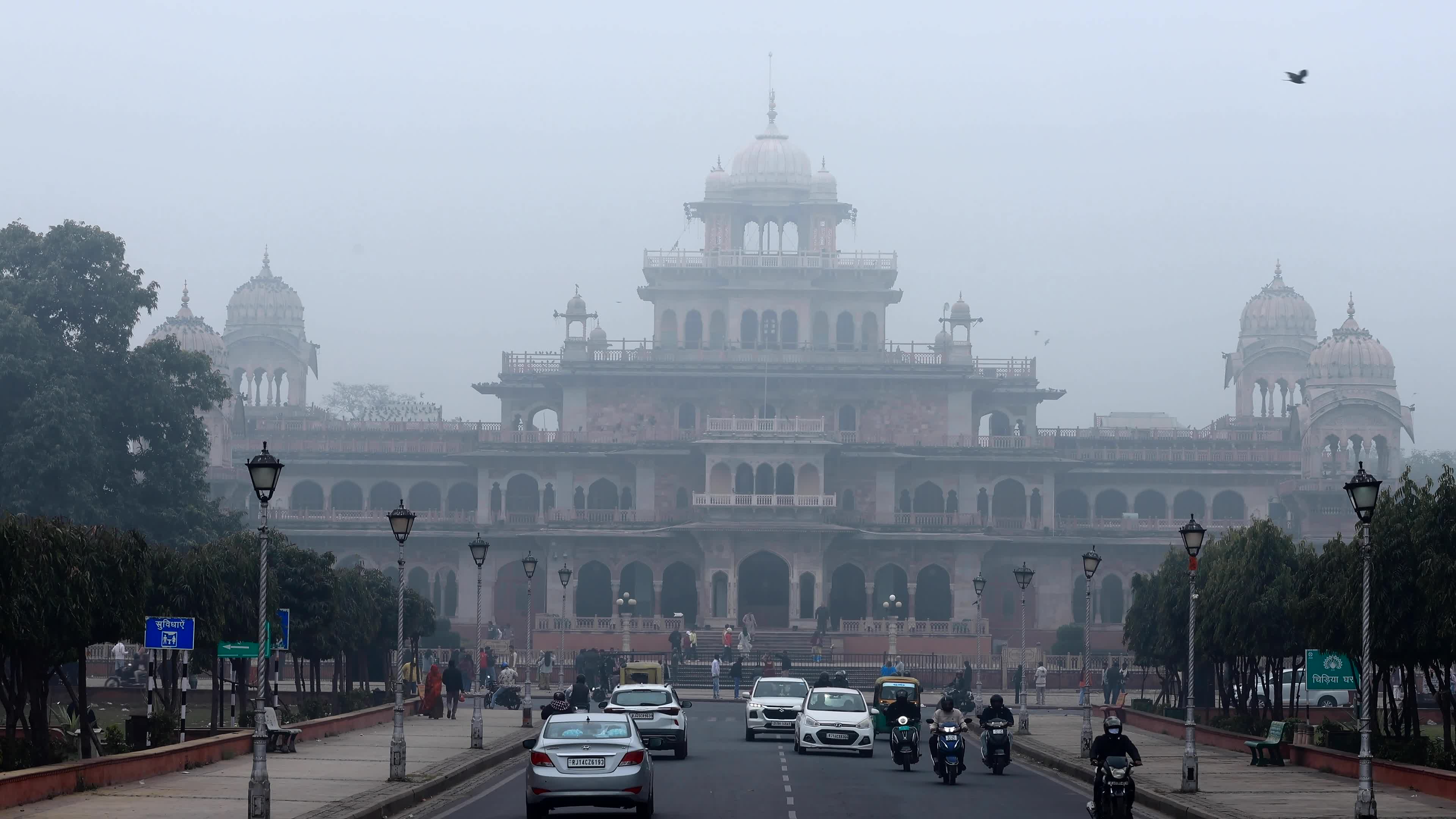 Weather: Fog in Jaipur