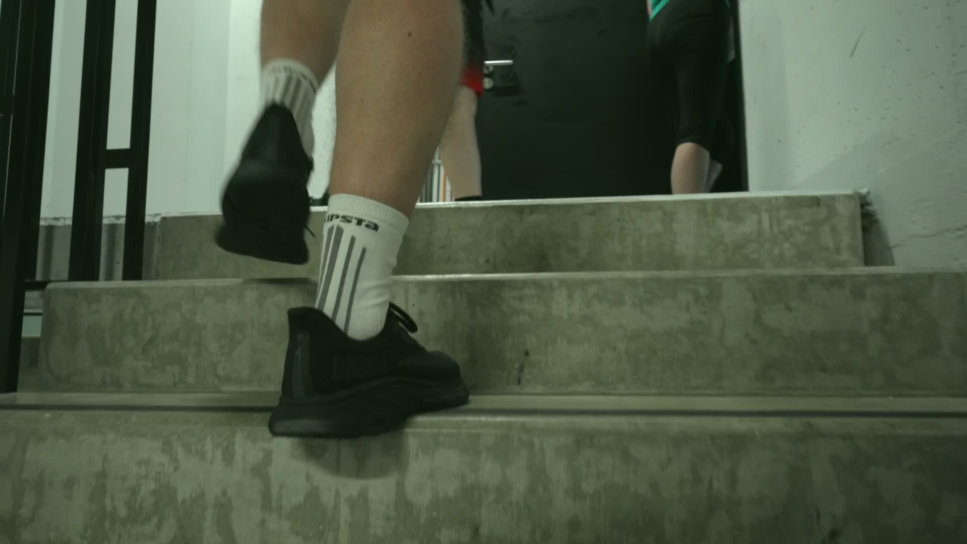 People take part in "Everest" skyscraper run