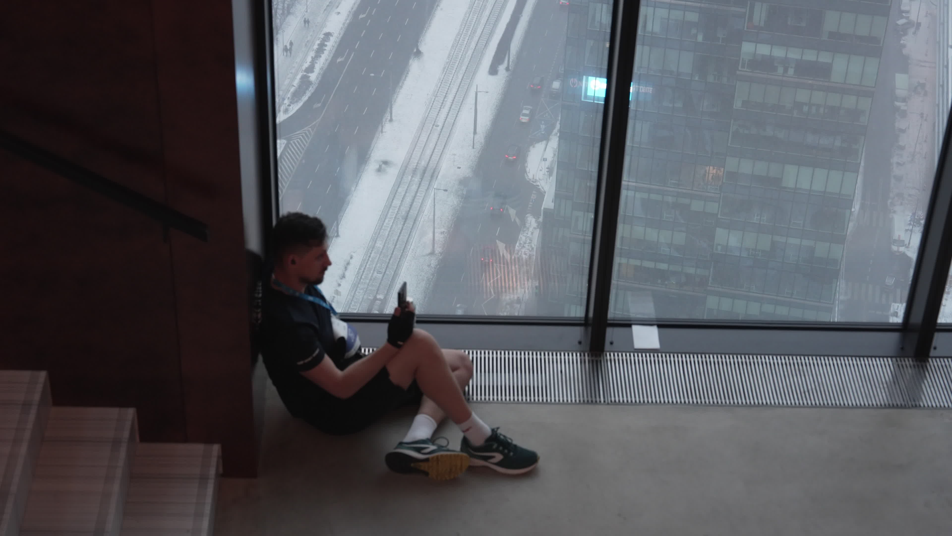 People take part in "Everest" skyscraper run