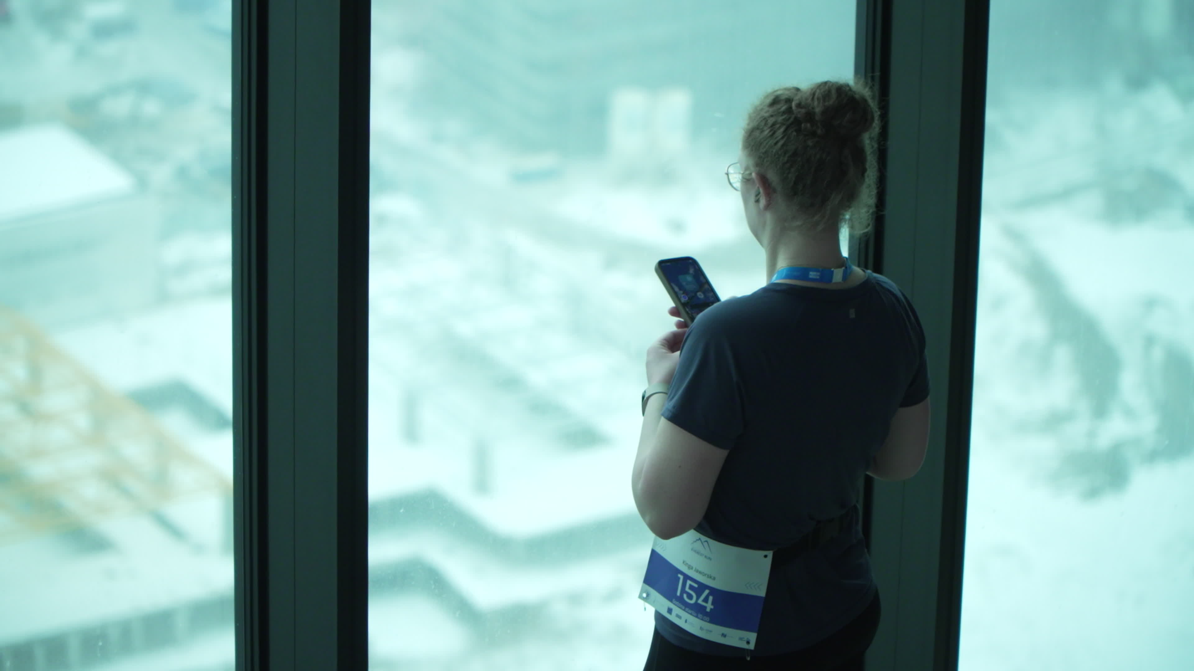 People take part in "Everest" skyscraper run