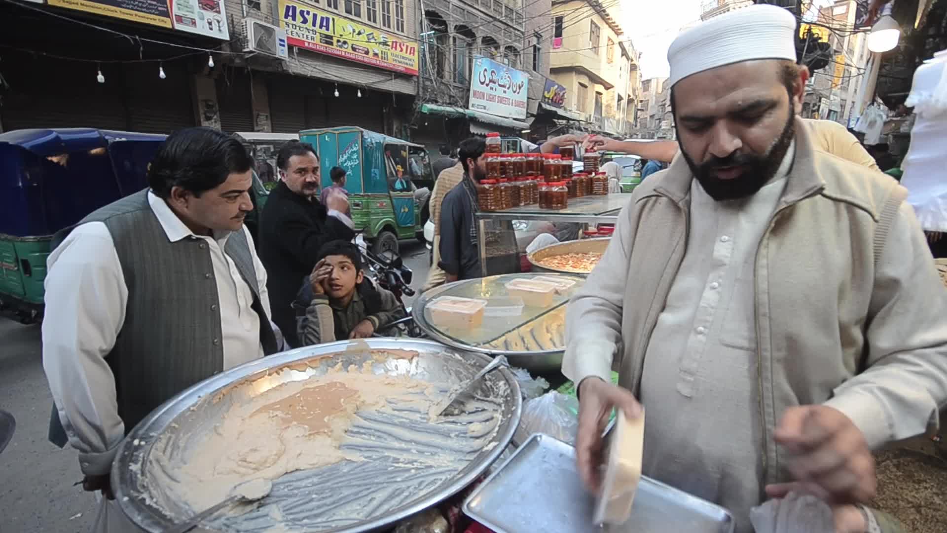 Vendors Prepare Iftar on the 4rd Day of Ramadan in Peshawar