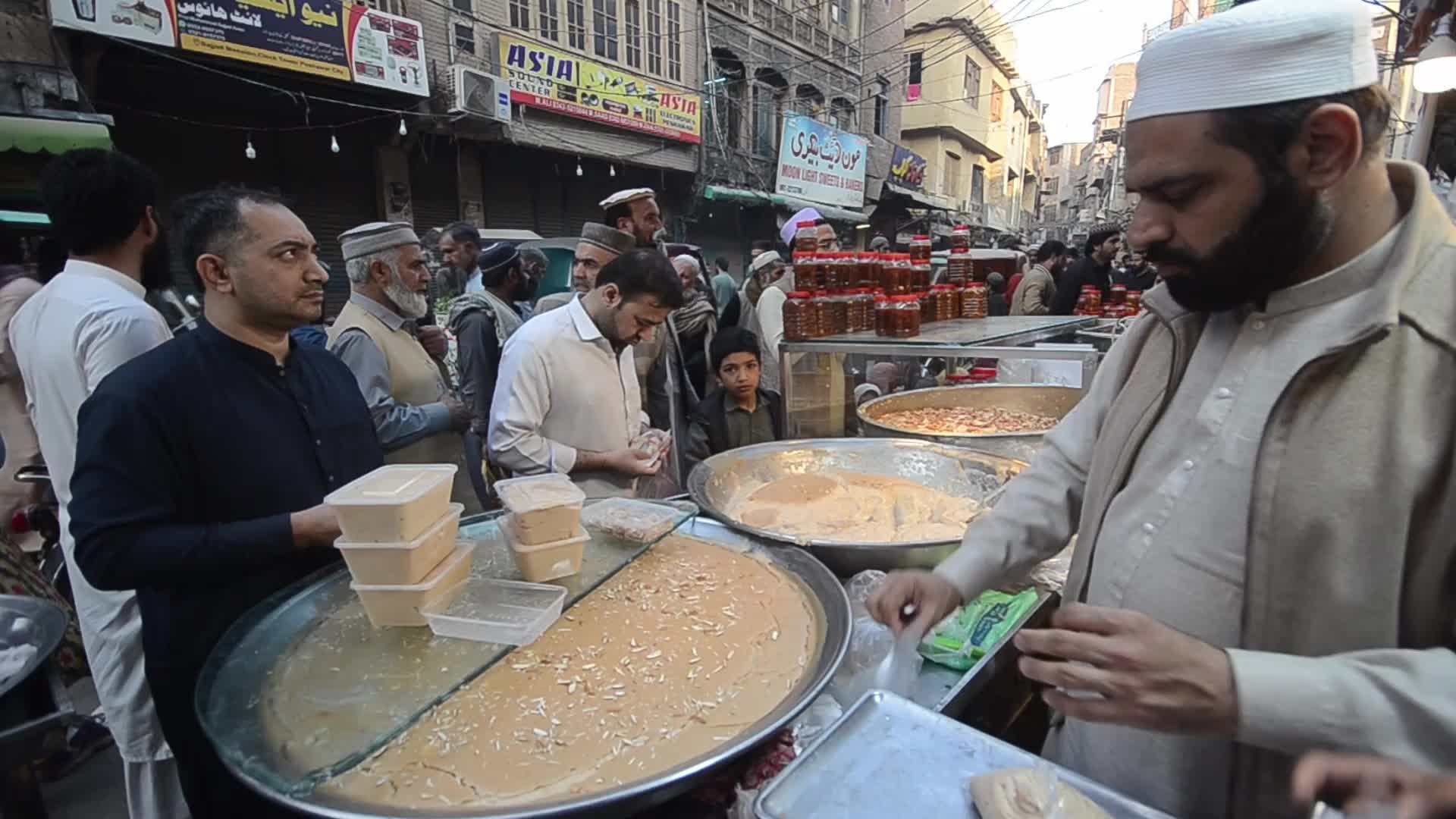 Vendors Prepare Iftar on the 4rd Day of Ramadan in Peshawar