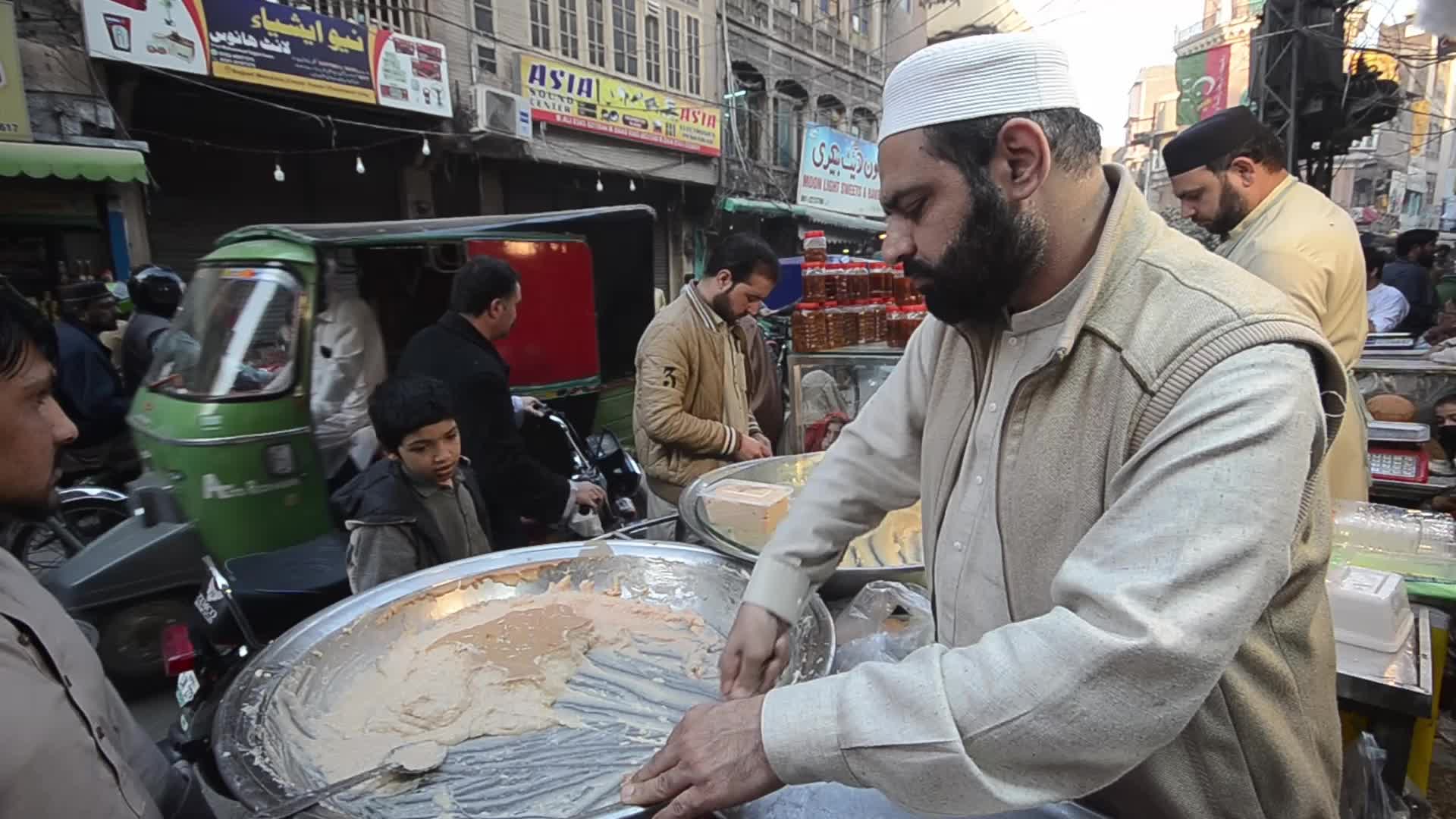 Vendors Prepare Iftar on the 4rd Day of Ramadan in Peshawar