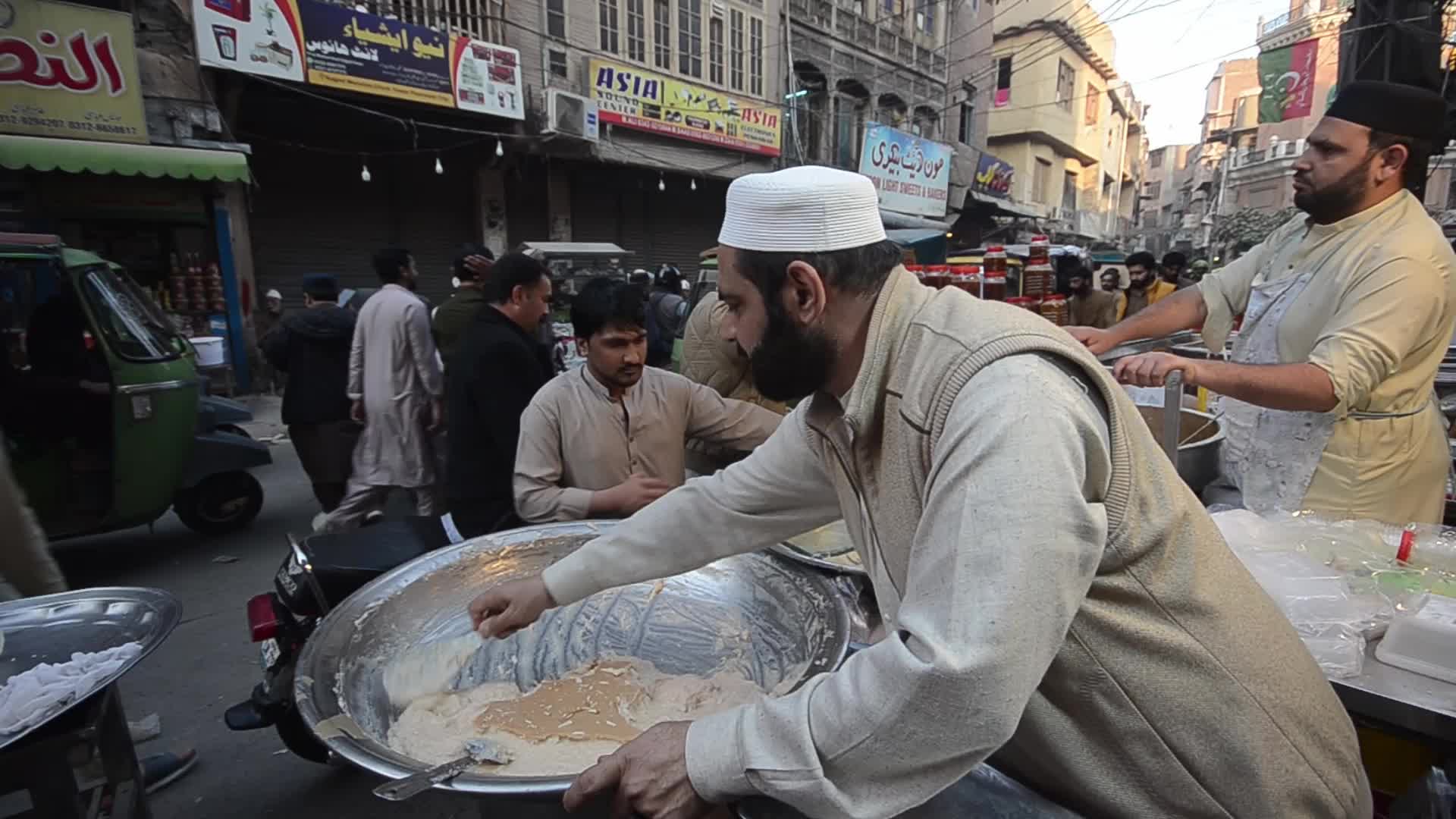 Vendors Prepare Iftar on the 4rd Day of Ramadan in Peshawar