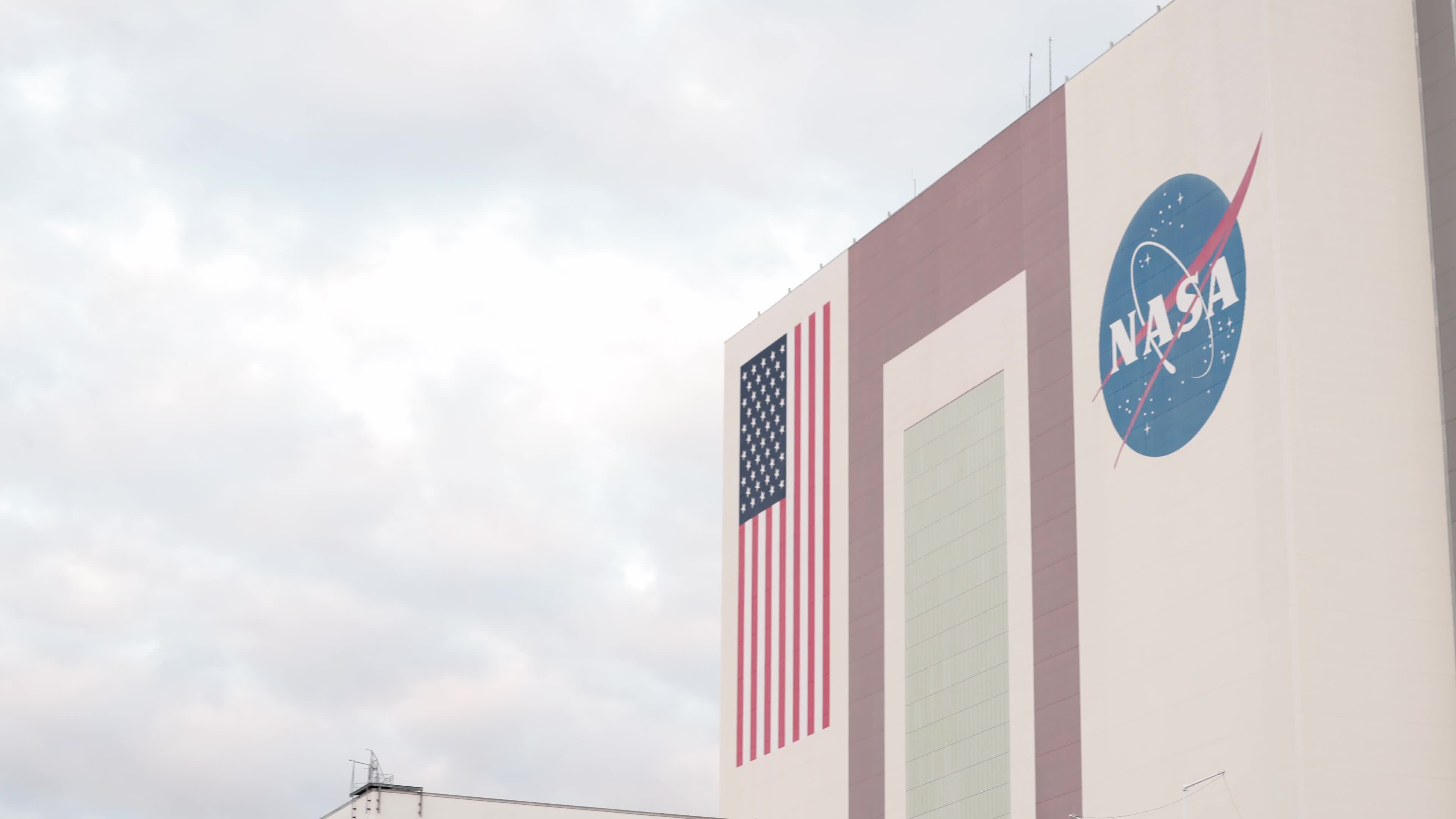NASA Artemis II Rollout