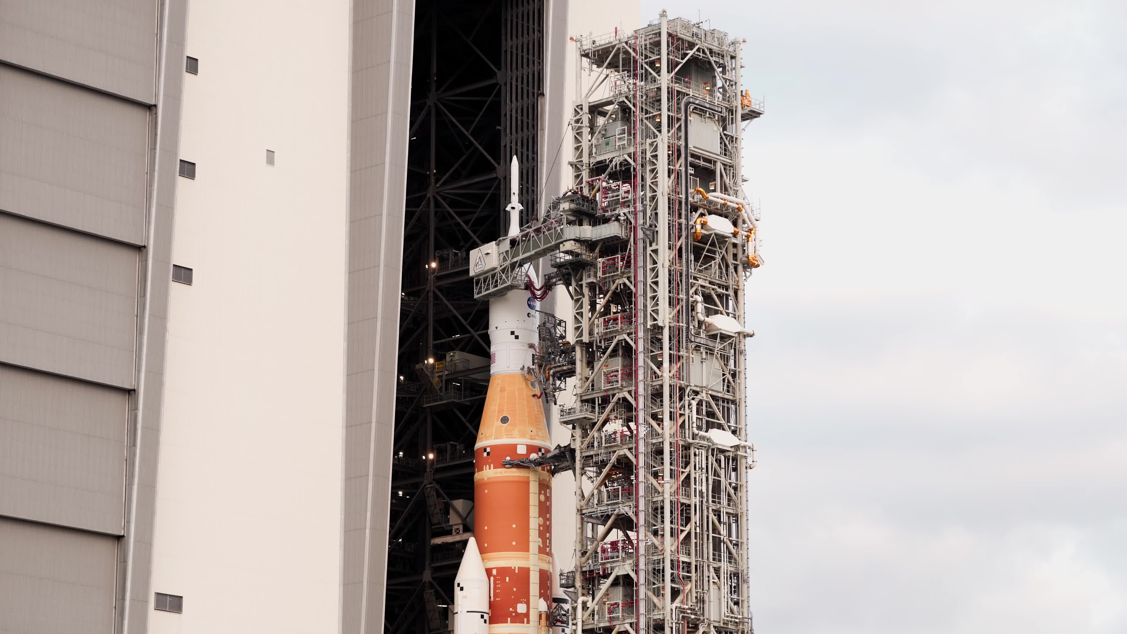 NASA Artemis II Rollout