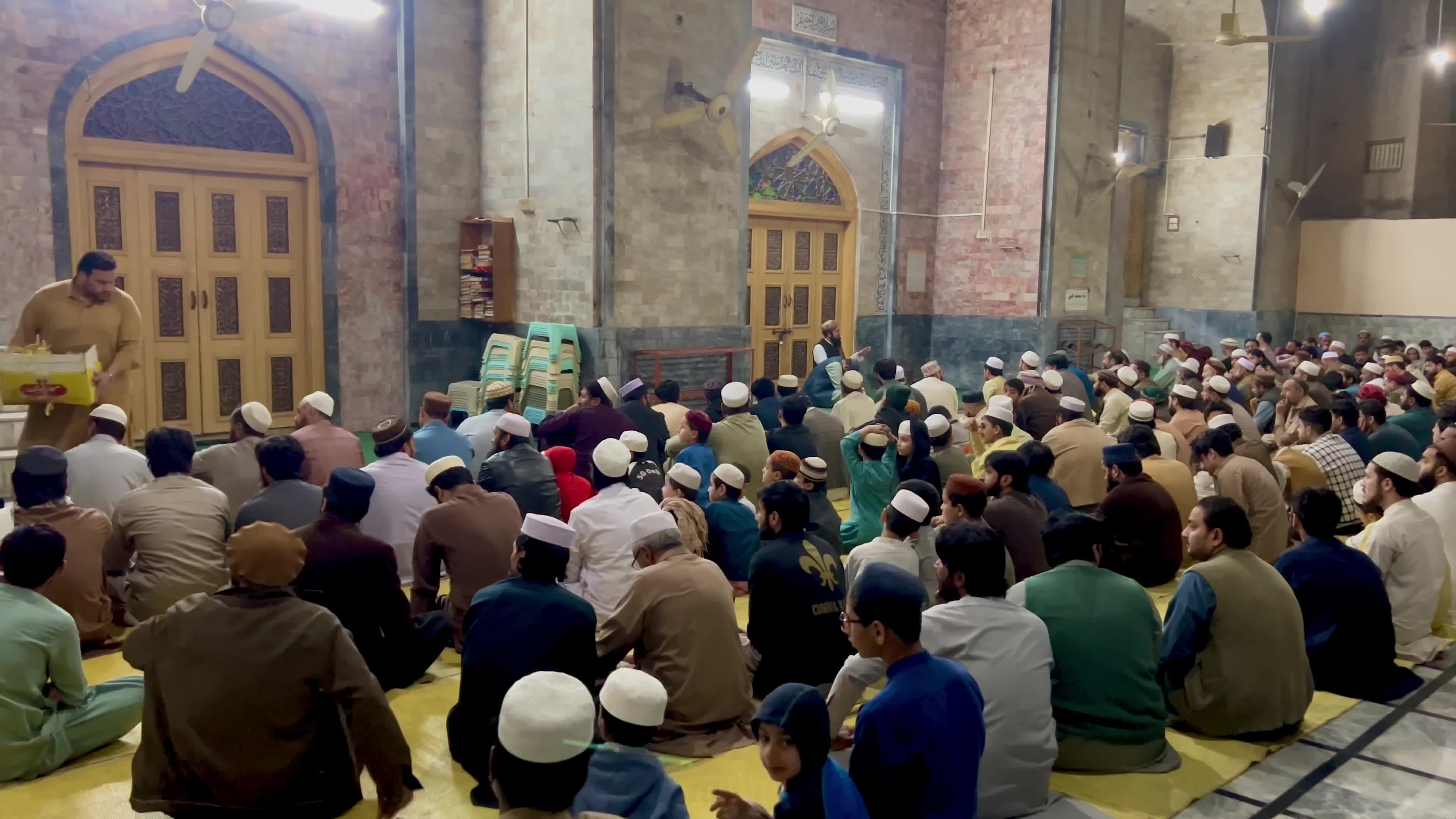 Pakistan: Quran Completion Marked with Prayers and Charity at Historic Peshawar Mosque