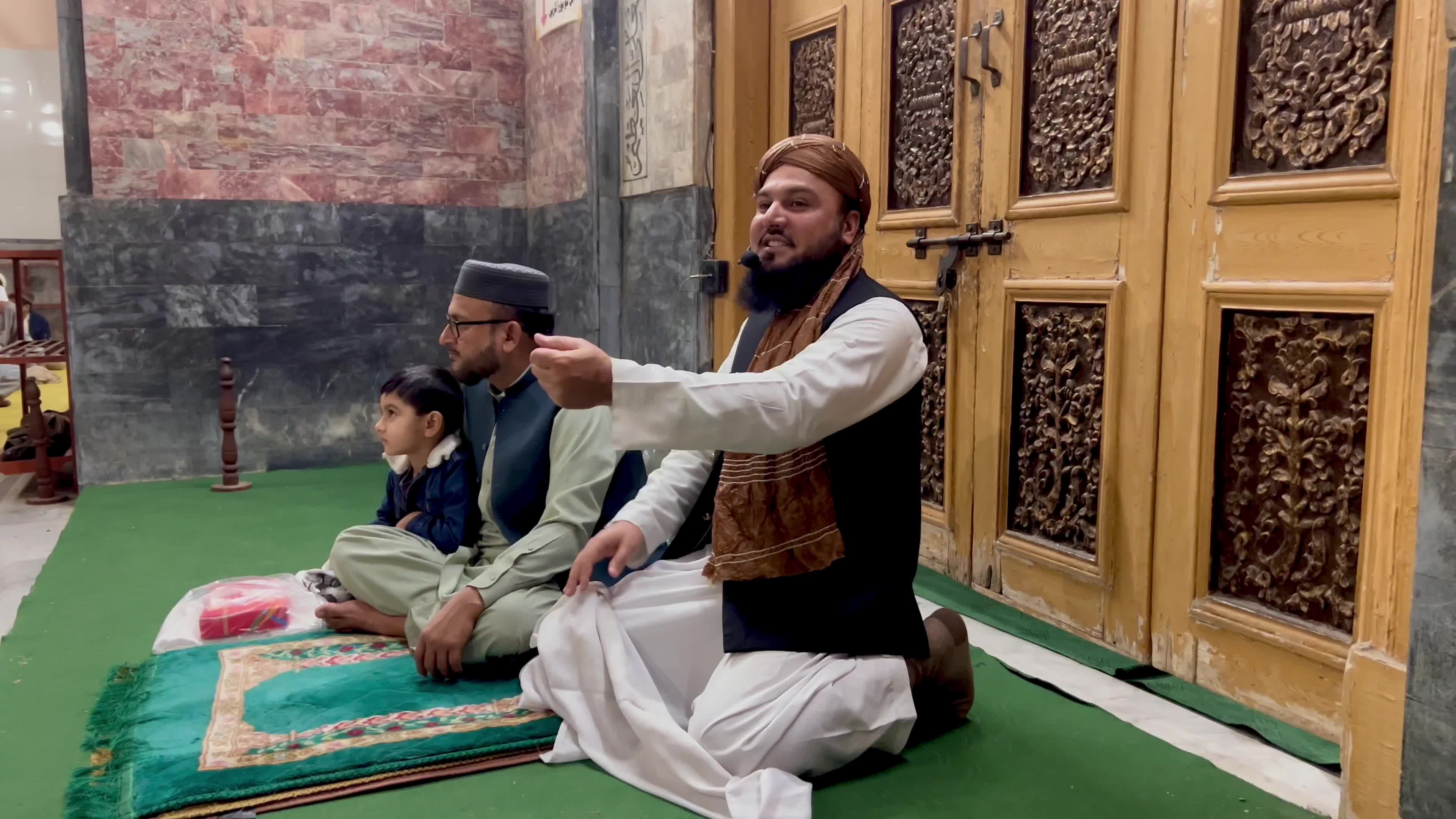Pakistan: Quran Completion Marked with Prayers and Charity at Historic Peshawar Mosque