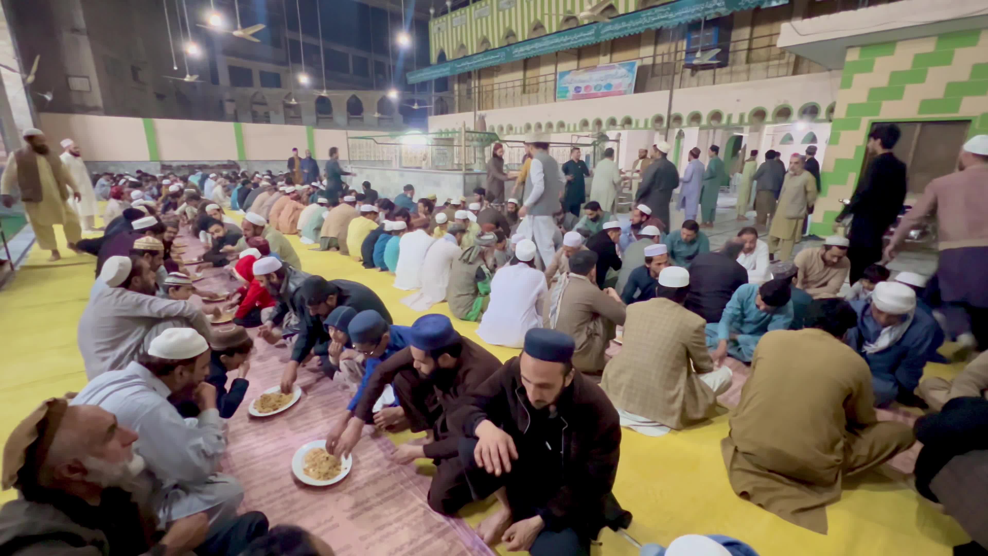 Pakistan: Quran Completion Marked with Prayers and Charity at Historic Peshawar Mosque