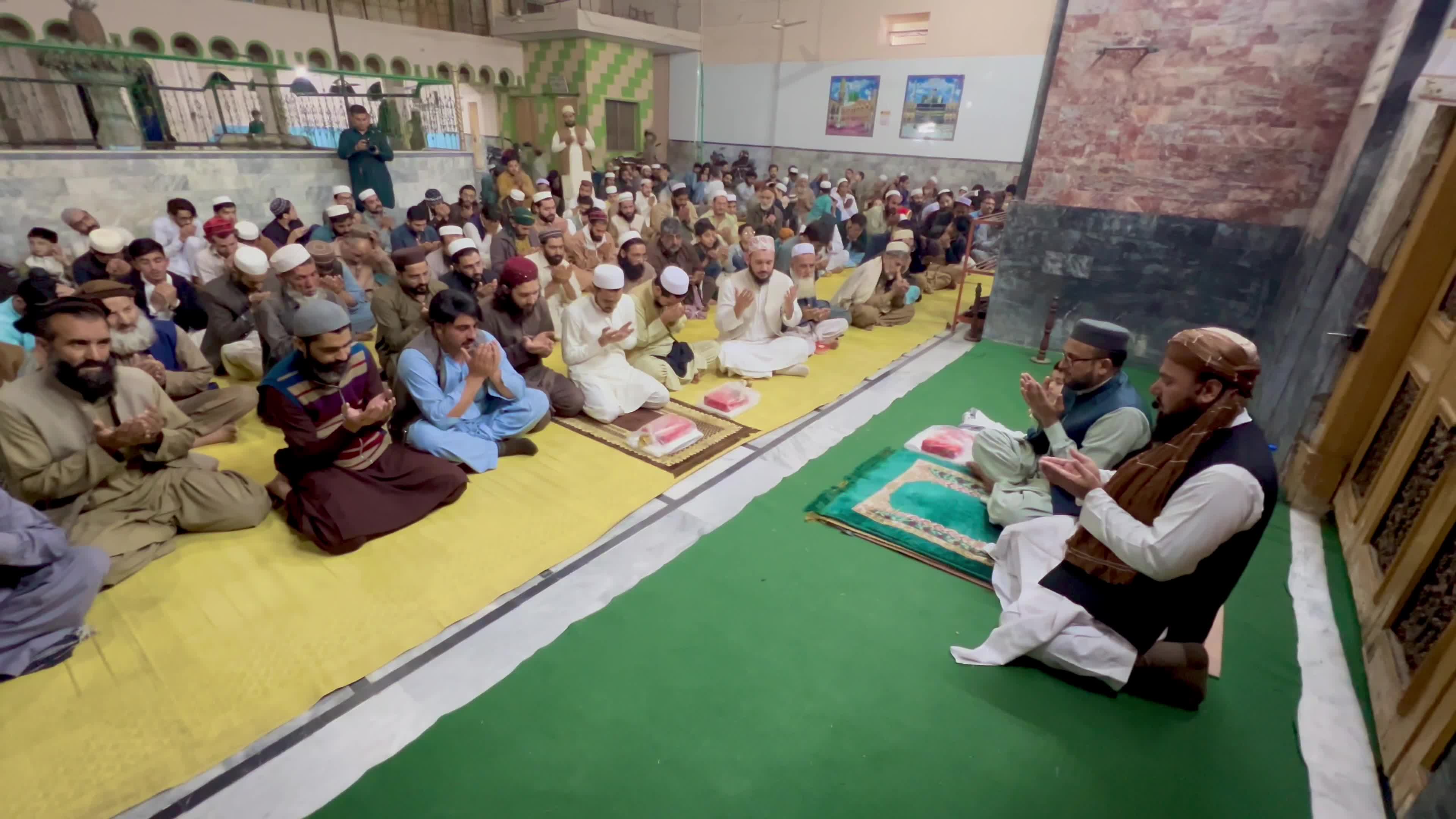 Pakistan: Quran Completion Marked with Prayers and Charity at Historic Peshawar Mosque