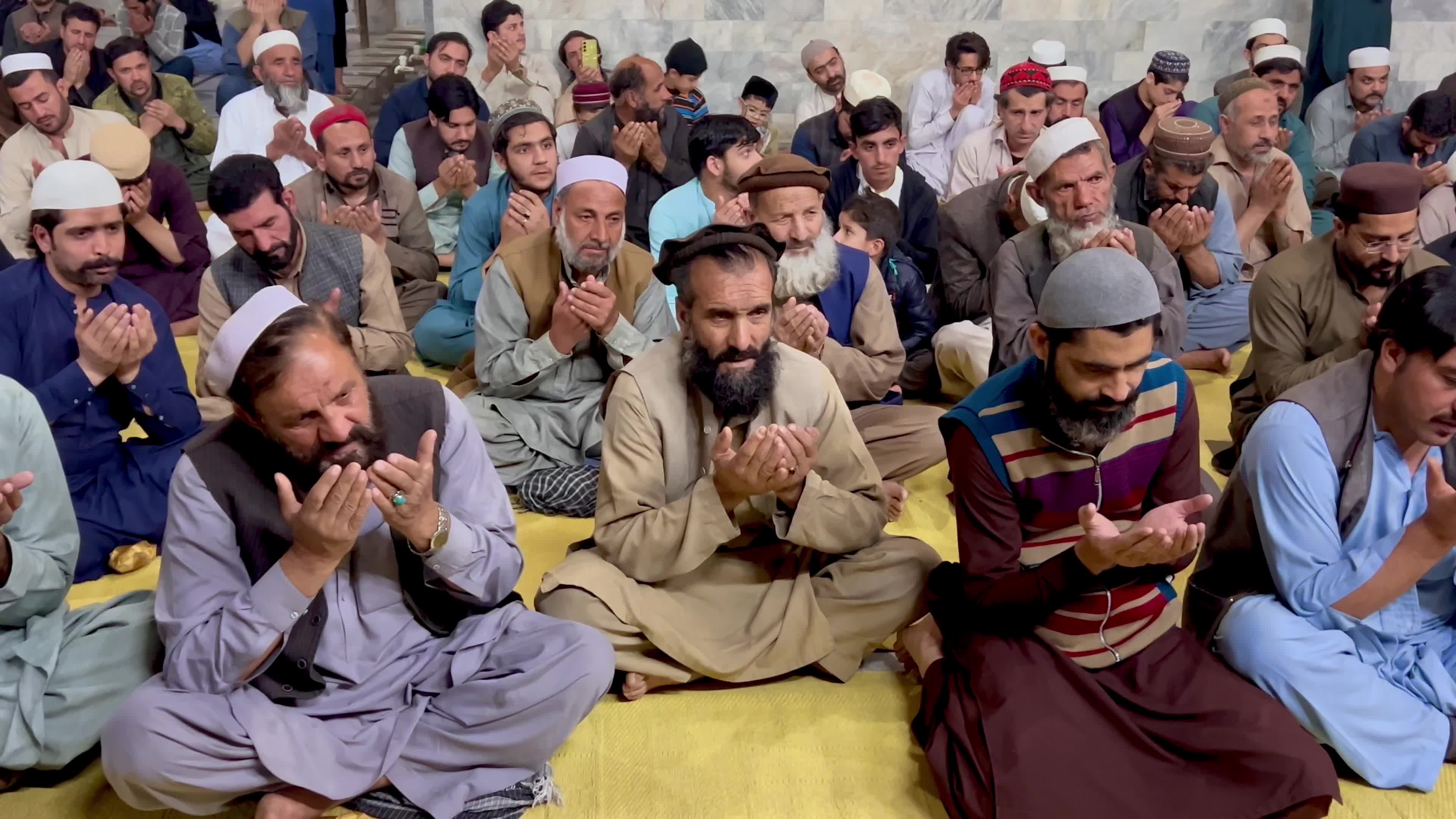 Pakistan: Quran Completion Marked with Prayers and Charity at Historic Peshawar Mosque