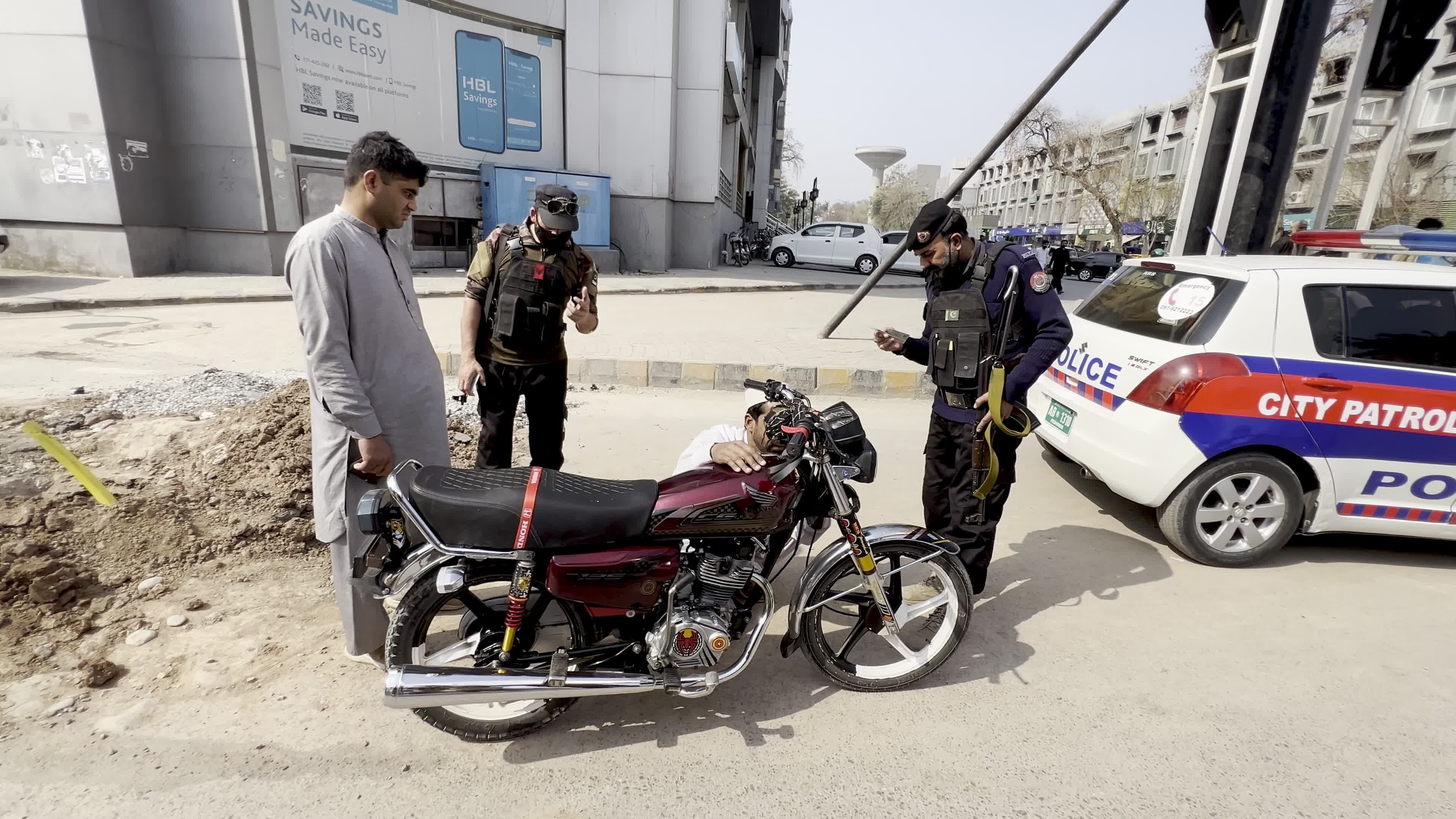 Security tightened in KPK following escalation of Afghanistan-Pakistan cross-border conflict