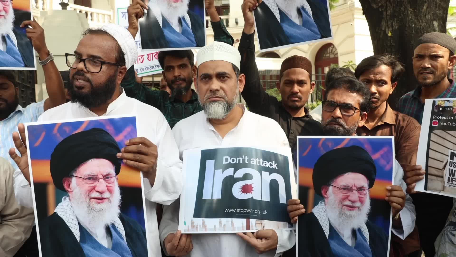 Muslims Protest Against Killing Of Iranian Supreme Leader in Kolkata
