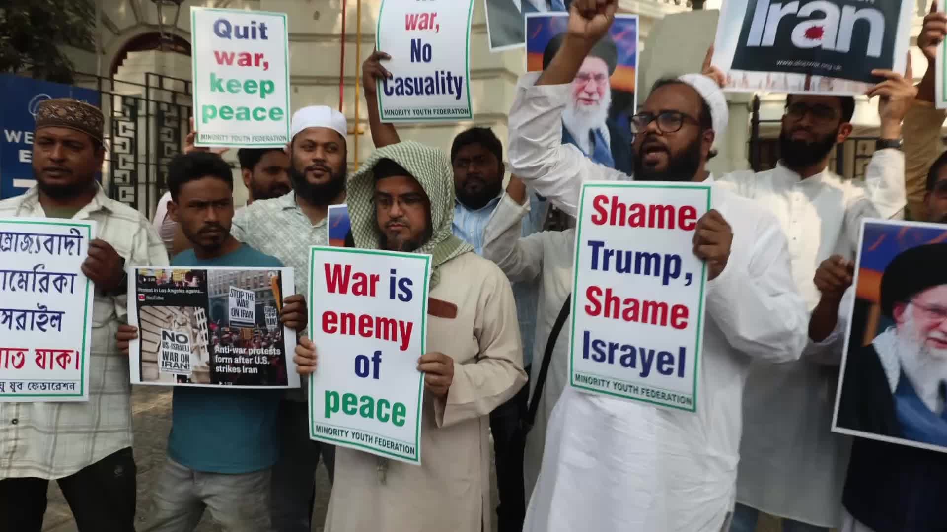 Muslims Protest Against Killing Of Iranian Supreme Leader in Kolkata