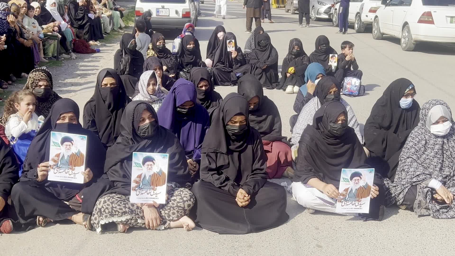 Deadly protests erupt across Pakistan after Khamenei's killing in Iran - 03/01/2026