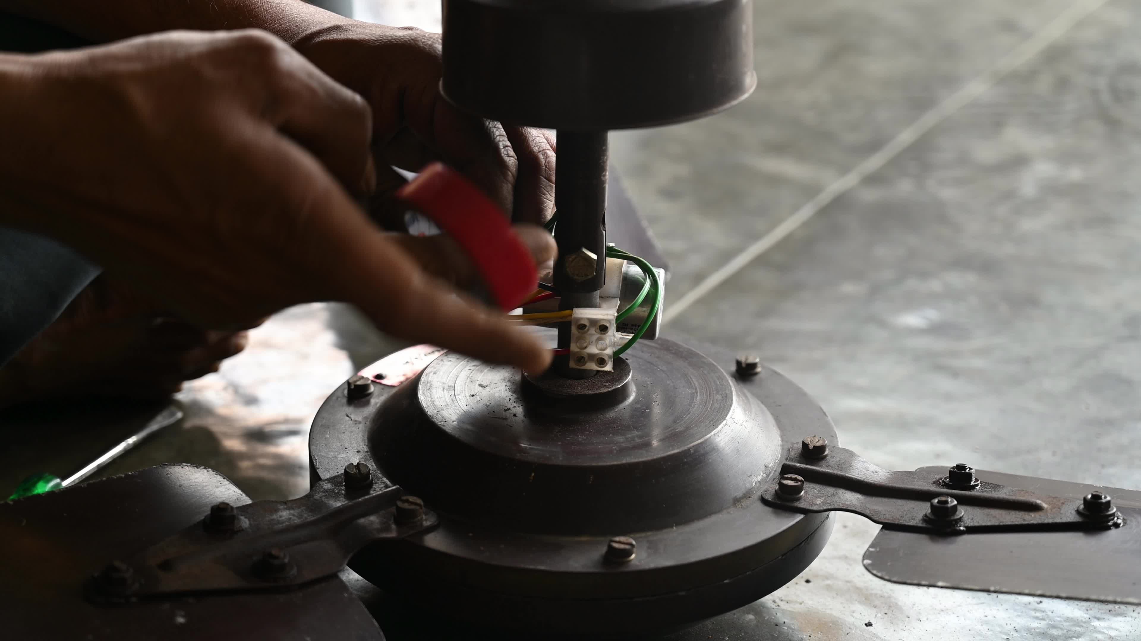 Electricians In India - Indian Economy
