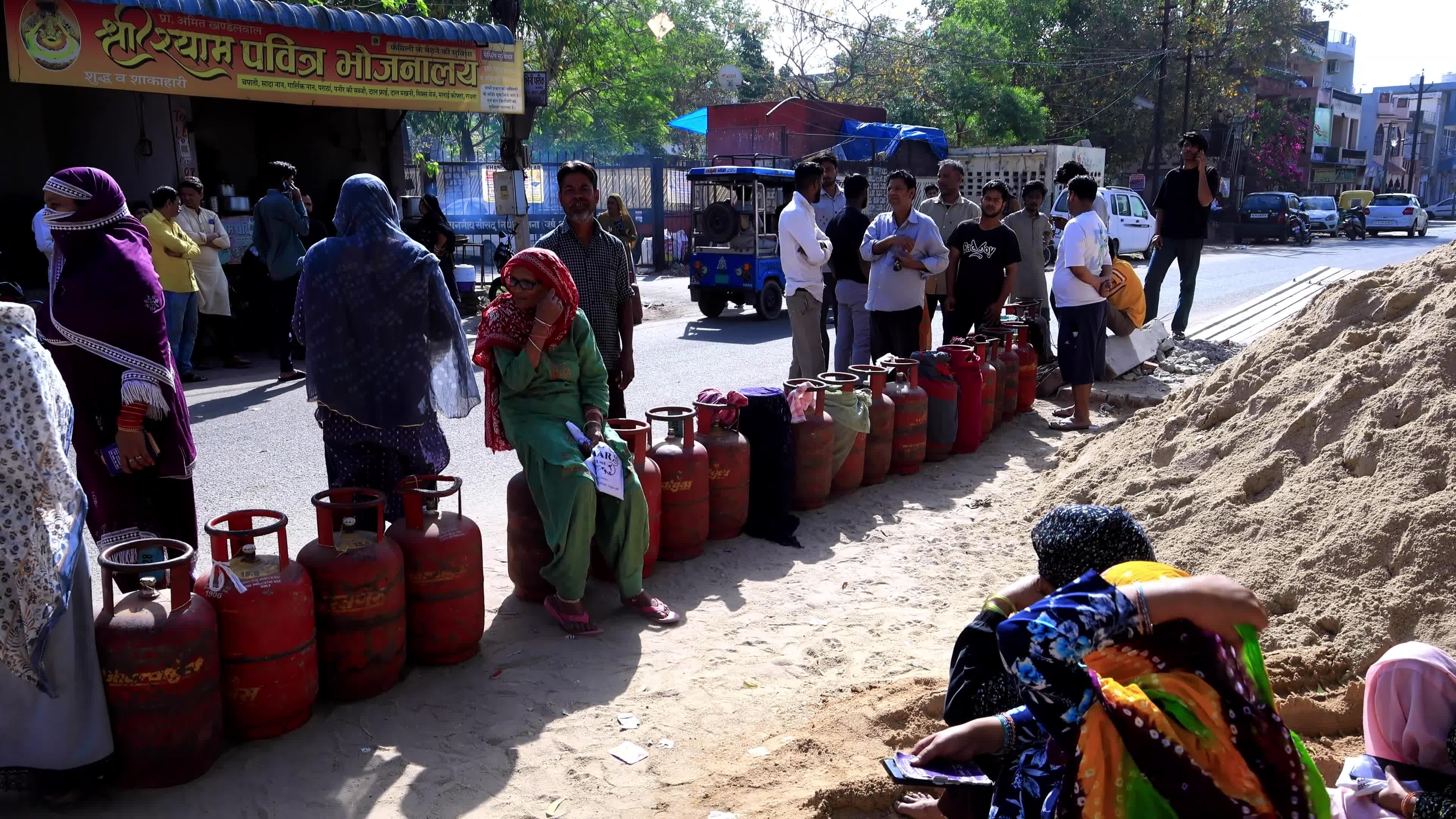 LPG Crisis in Jaipur, India