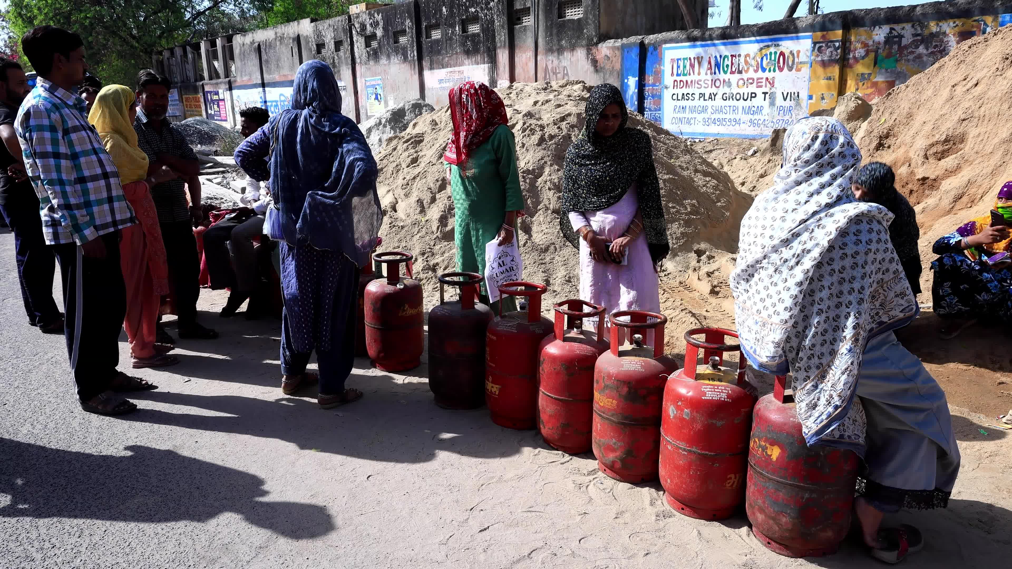 LPG Crisis in Jaipur, India