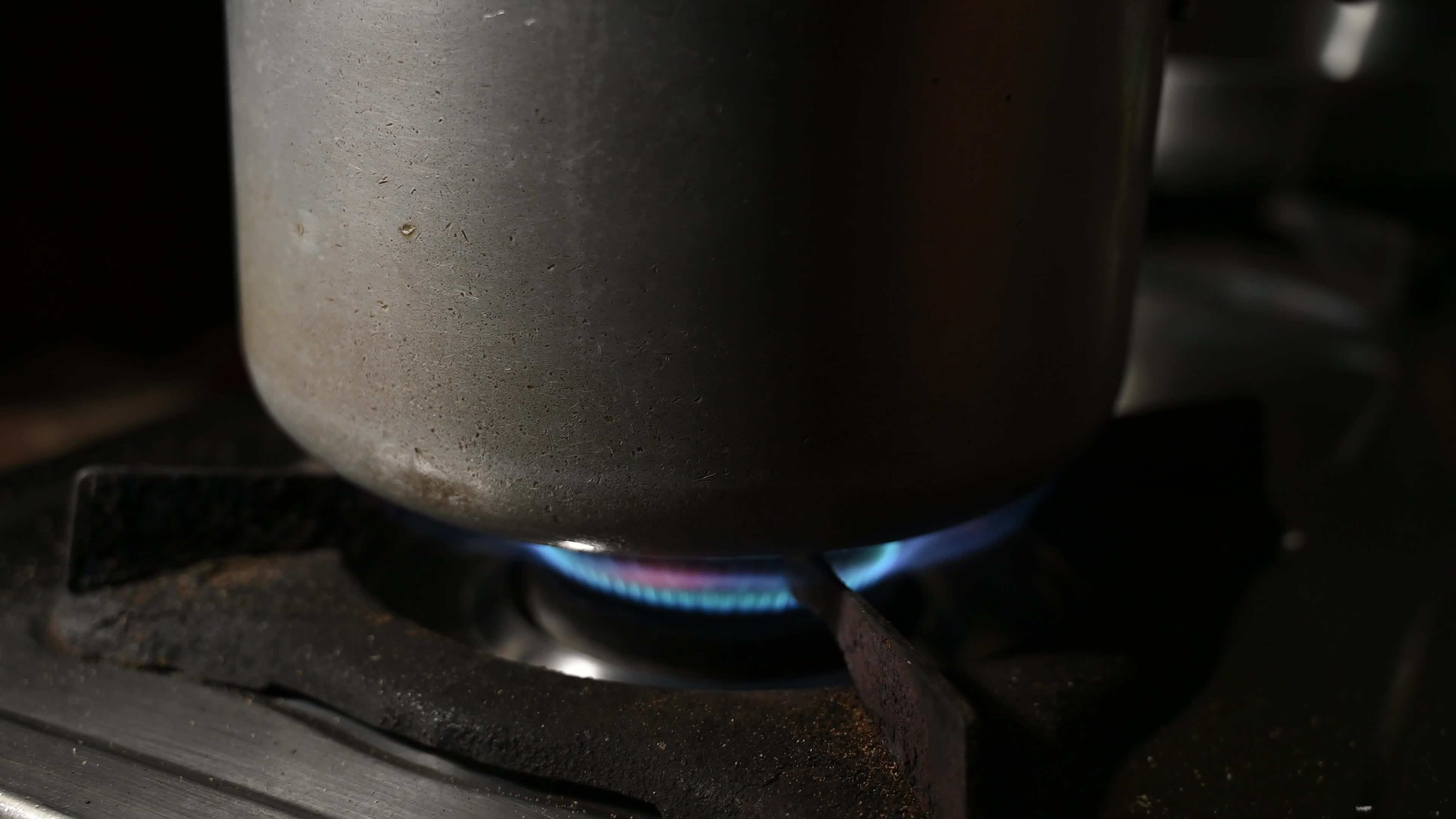 India LPG Cylinder Shortage