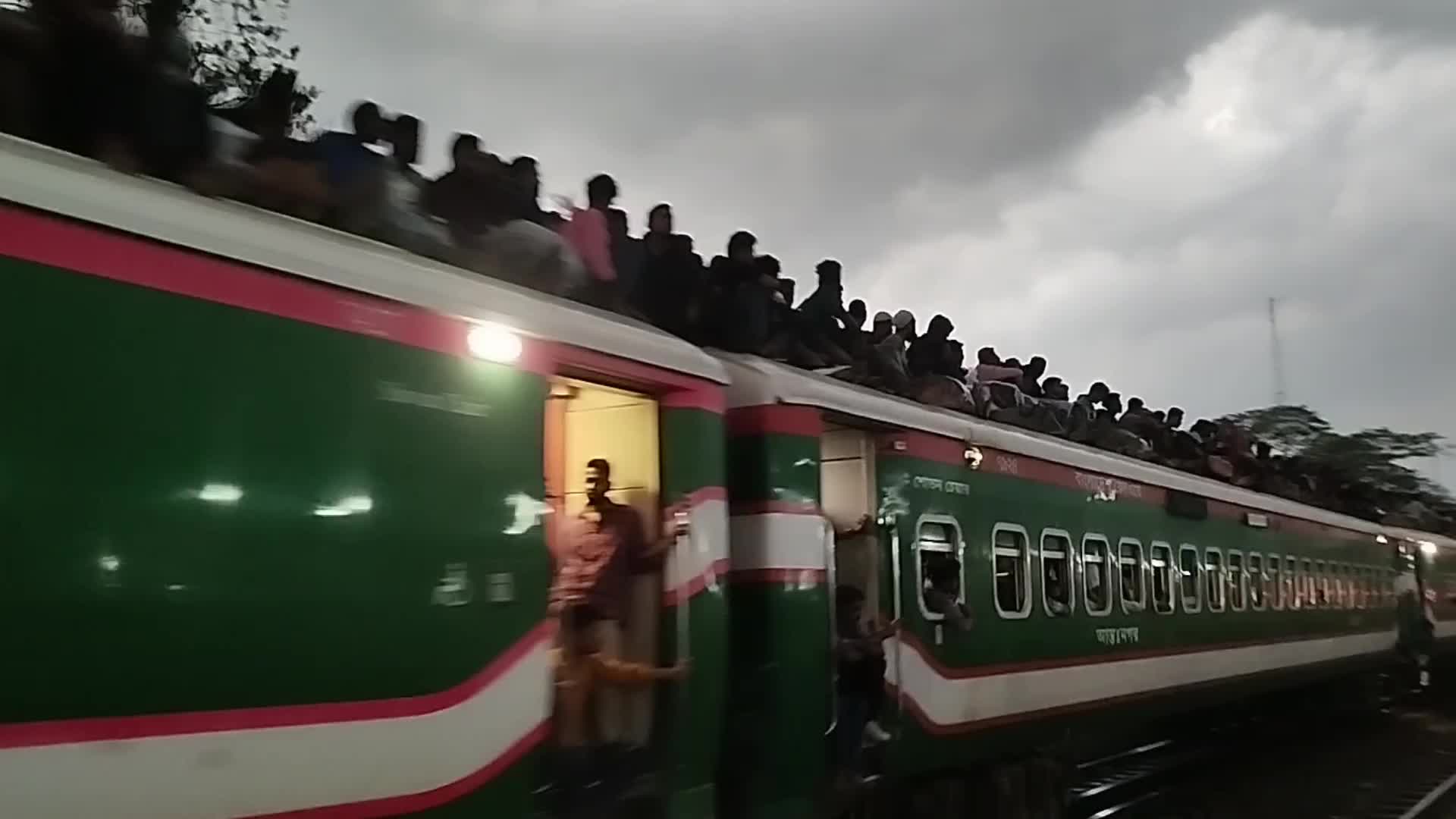 Holidaymakers Travel to celebrate Eid Festival in Bangladesh