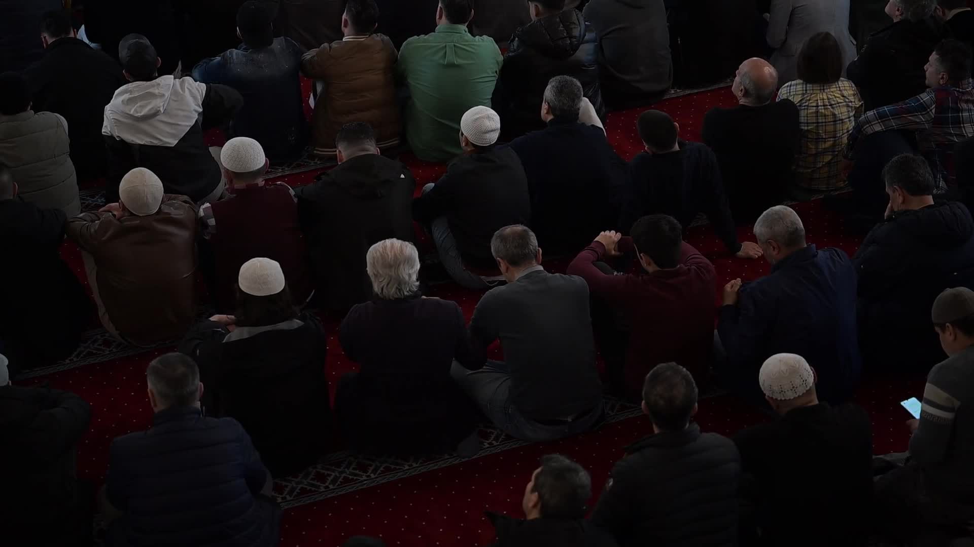 Eid al-Fitr Celebration Brings Worshippers Together at Mevlana Mosque in Rotterdam