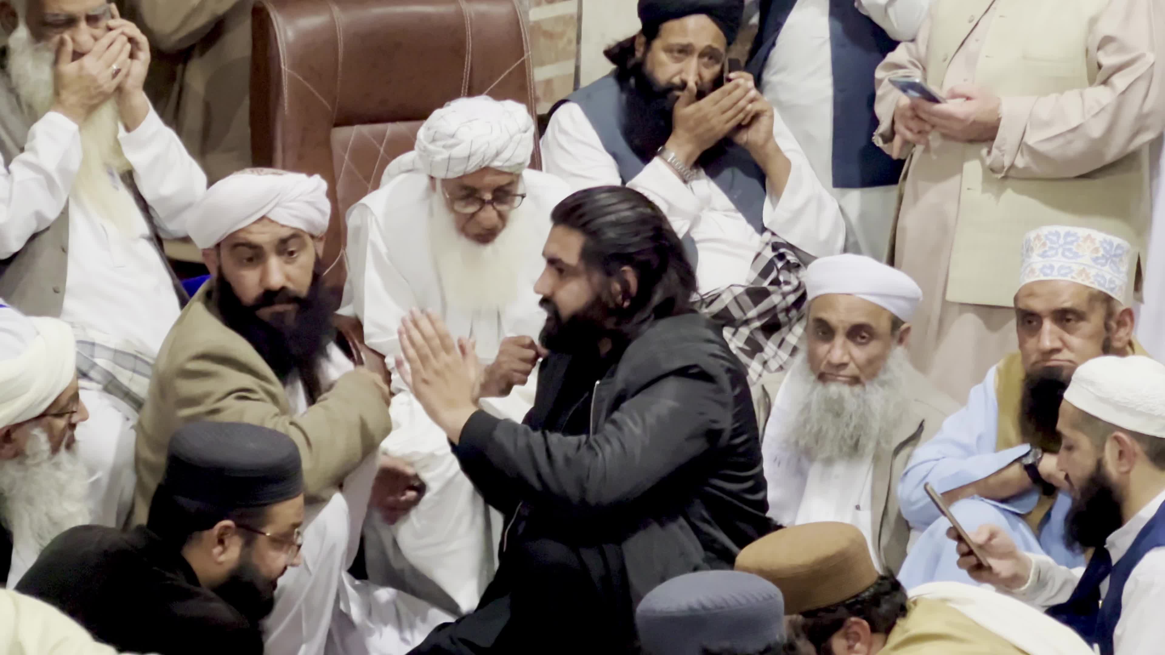 Clerics convene in Peshawar as crescent sighting reports pour in ahead of Eid decision